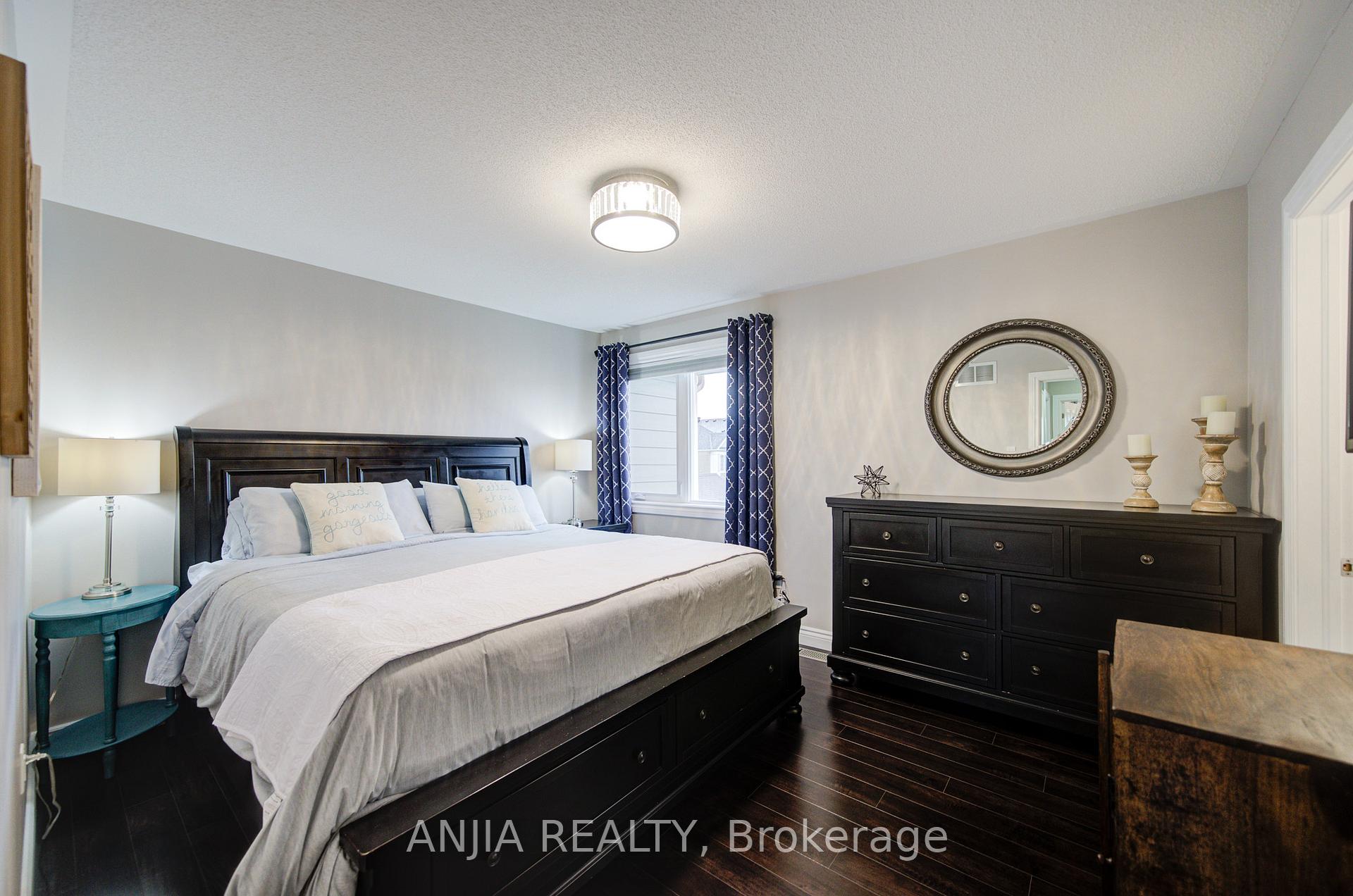 Photo 20 of 278 Gas Lamp Lane, Markham, Cornell — HOMEH