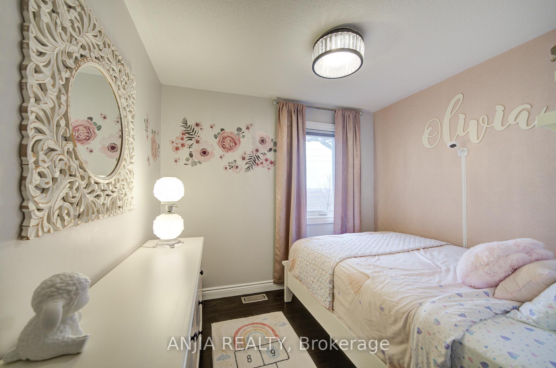 Photo 27 of 278 Gas Lamp Lane, Markham, Cornell — HOMEH