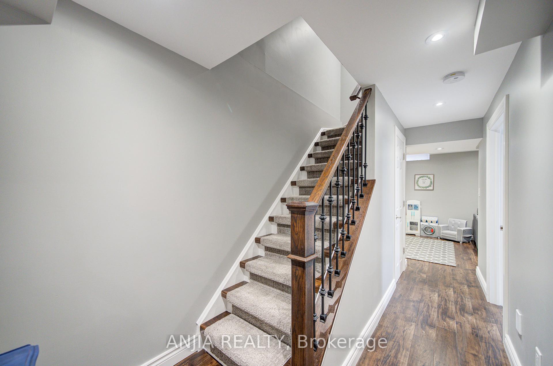 Photo 29 of 278 Gas Lamp Lane, Markham, Cornell — HOMEH