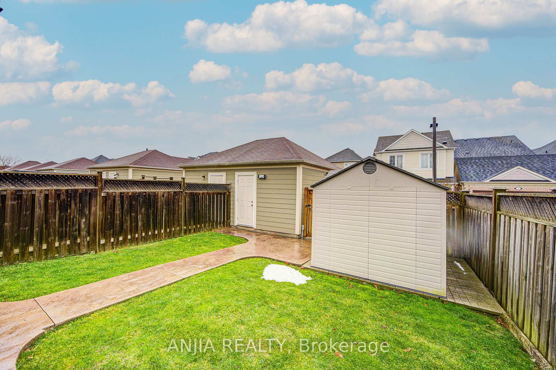 Photo 37 of 278 Gas Lamp Lane, Markham, Cornell — HOMEH