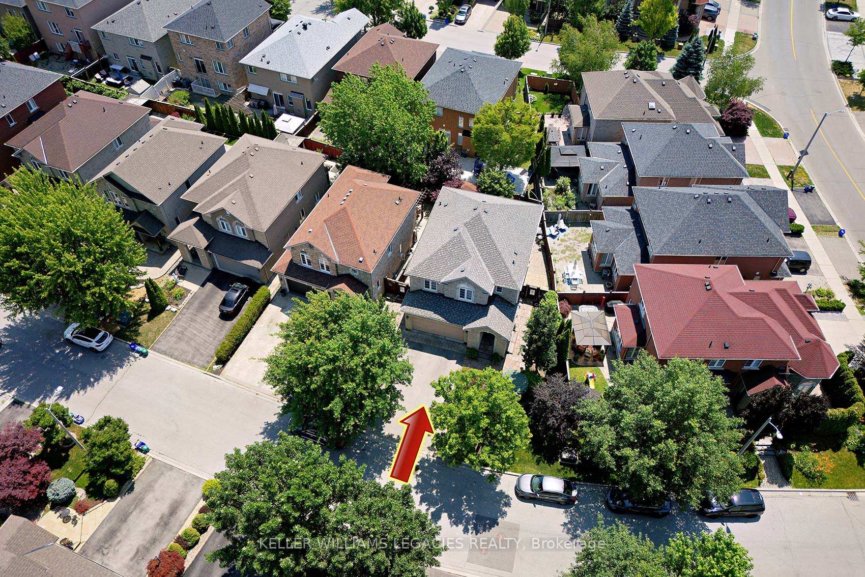 Photo 4 of 11 Grapevine Drive, Vaughan, Vellore Village — HOMEH