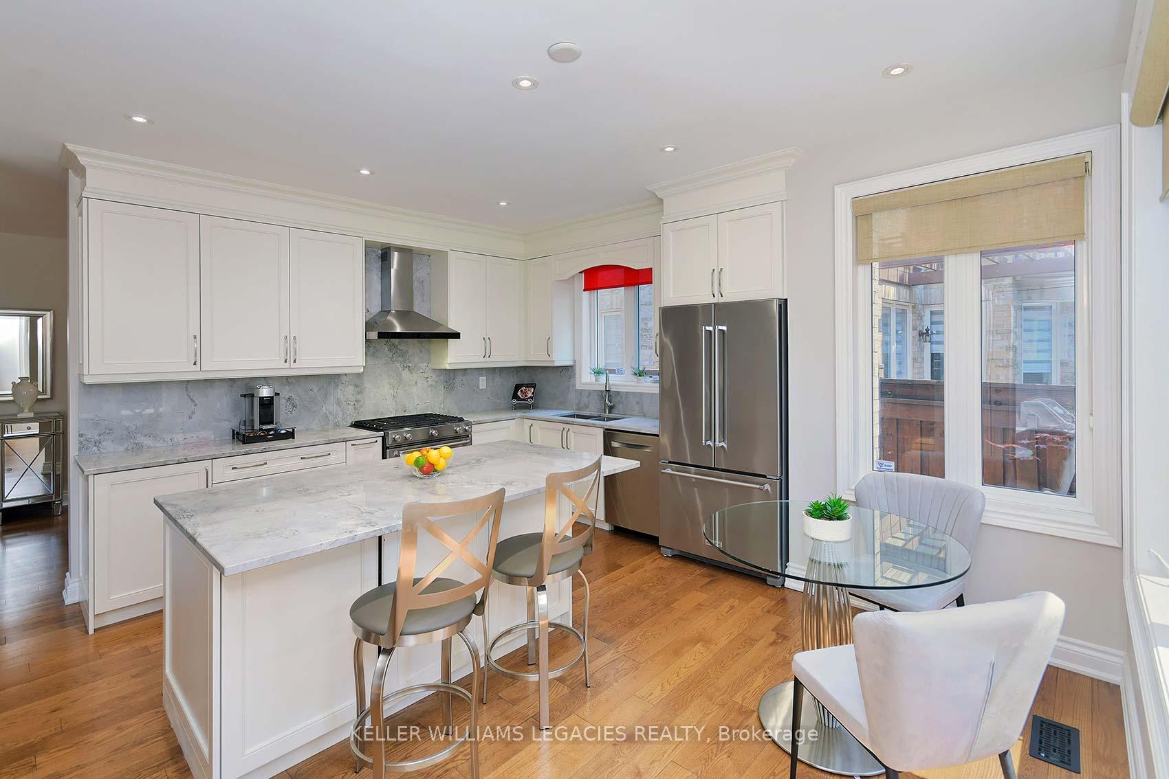 Photo 10 of 11 Grapevine Drive, Vaughan, Vellore Village — HOMEH