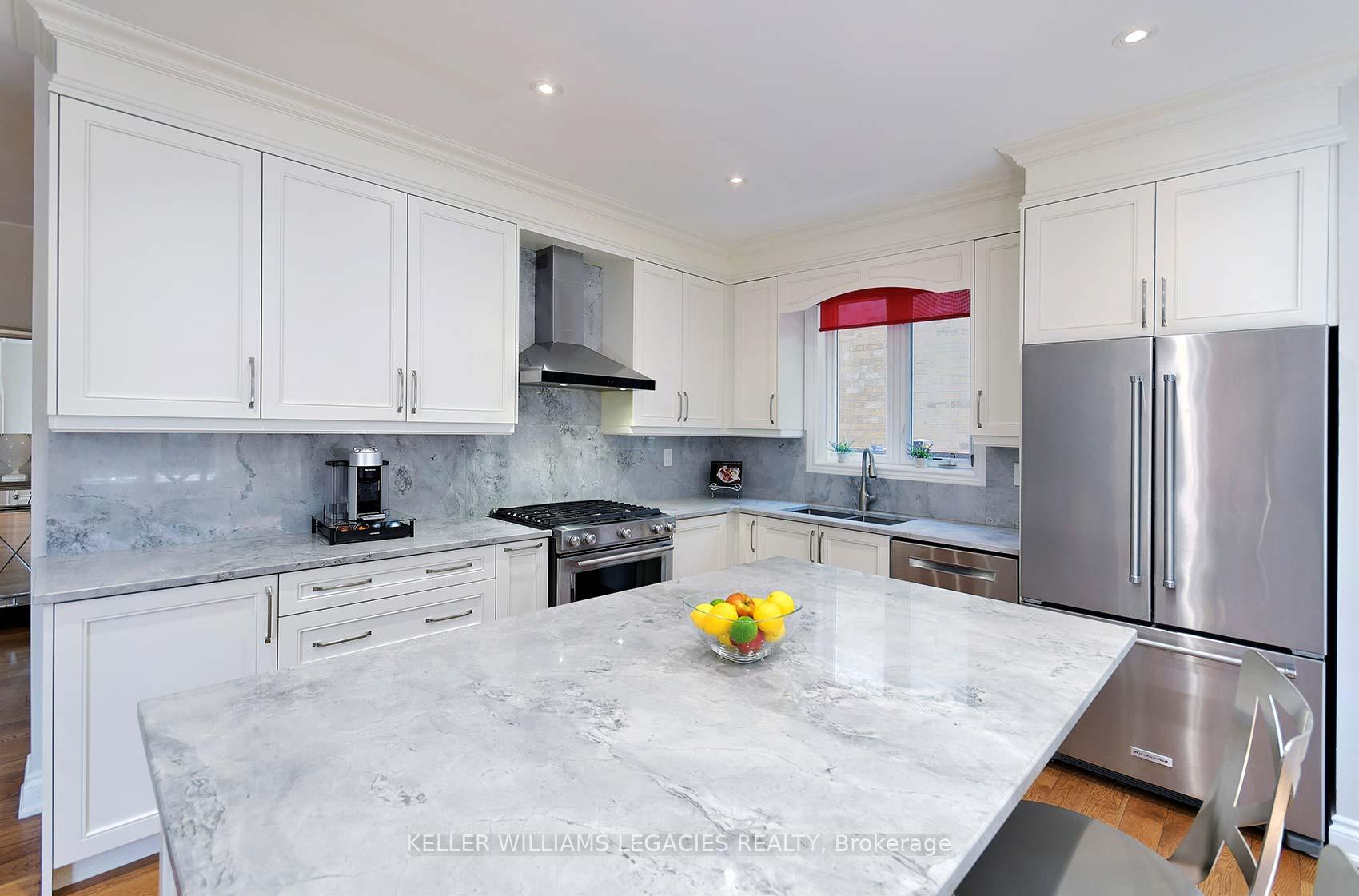 Photo 14 of 11 Grapevine Drive, Vaughan, Vellore Village — HOMEH