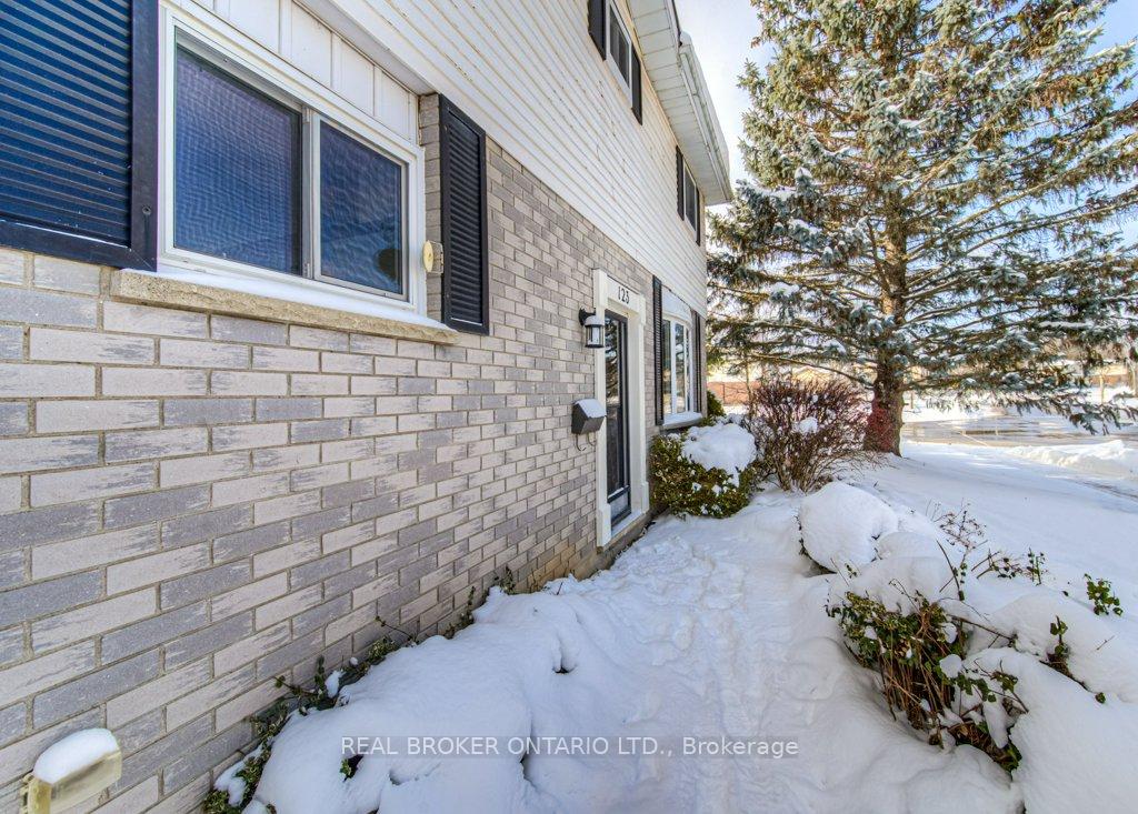 Photo 3 of 123 Northlake Drive, Waterloo — HOMEH