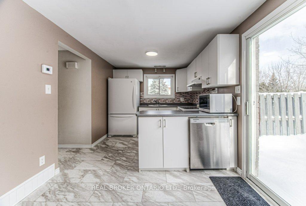 Photo 11 of 123 Northlake Drive, Waterloo — HOMEH