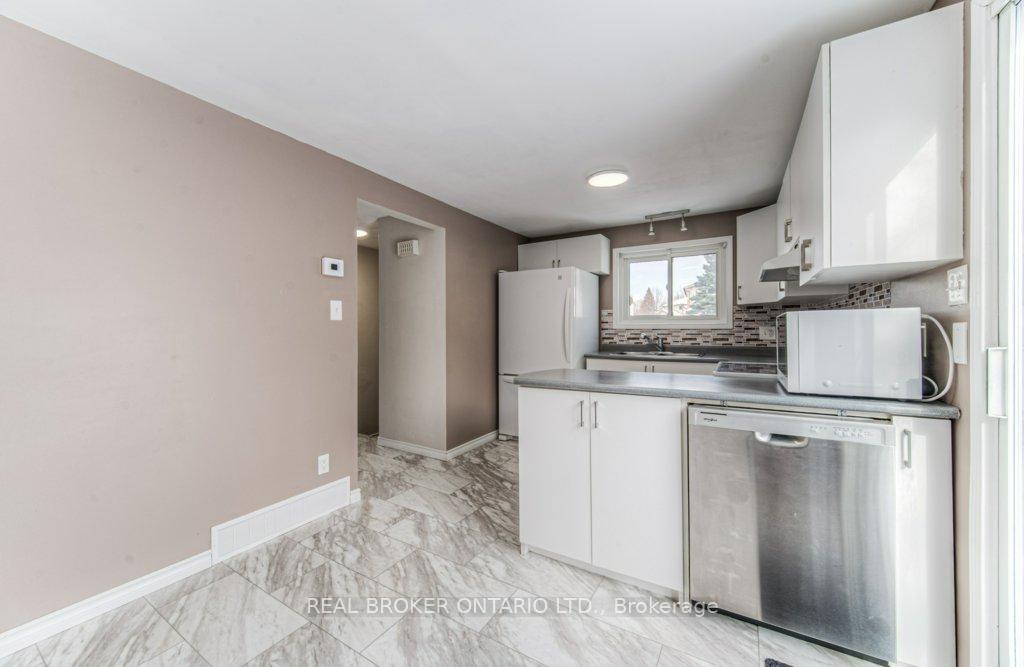 Photo 12 of 123 Northlake Drive, Waterloo — HOMEH