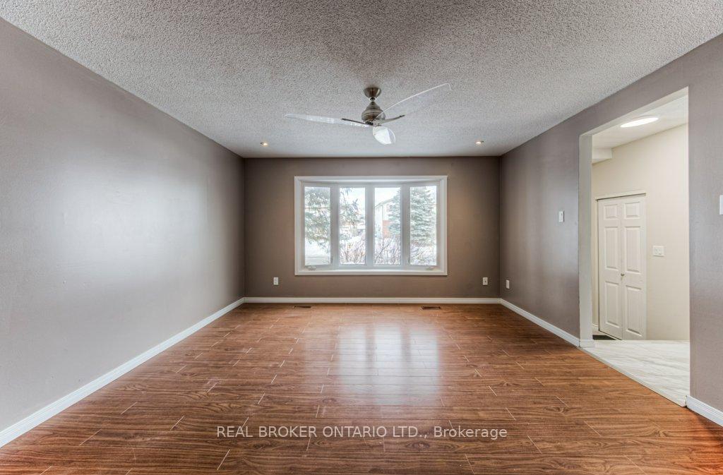 Photo 17 of 123 Northlake Drive, Waterloo — HOMEH