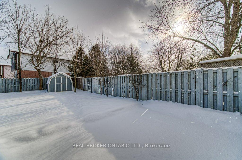 Photo 32 of 123 Northlake Drive, Waterloo — HOMEH