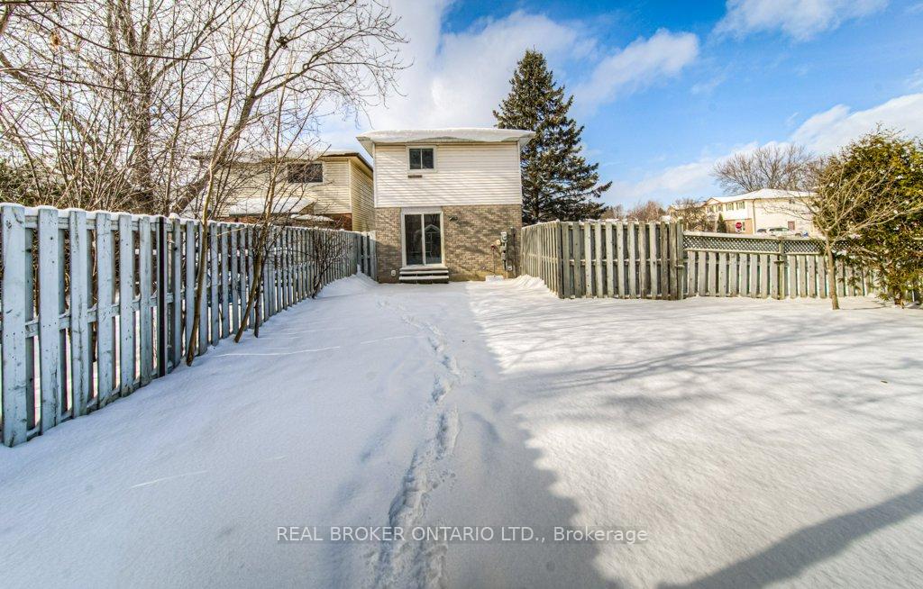 Photo 34 of 123 Northlake Drive, Waterloo — HOMEH