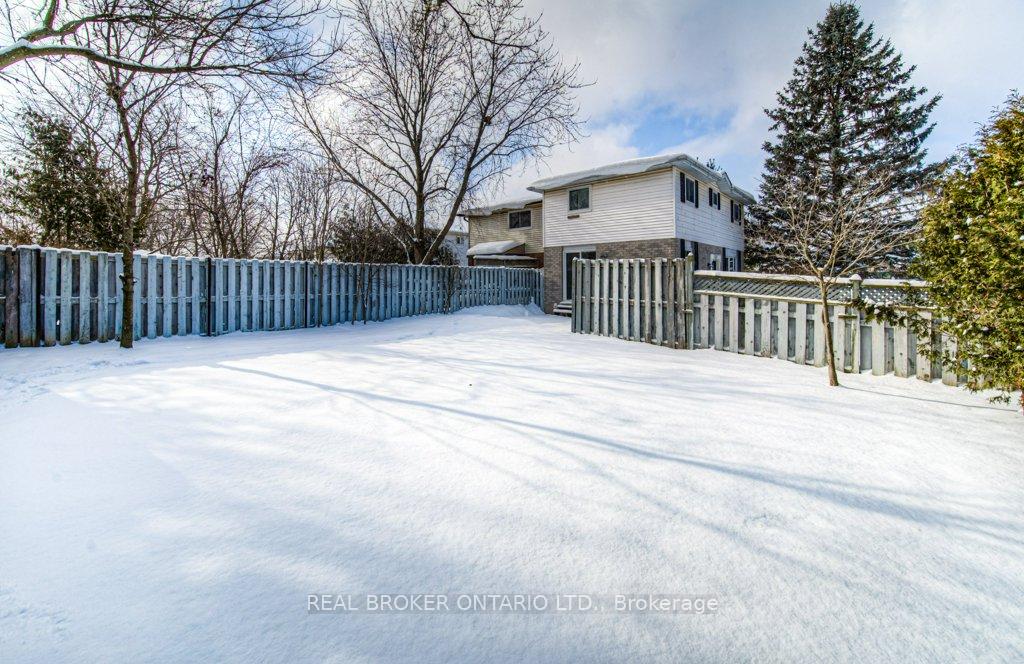 Photo 36 of 123 Northlake Drive, Waterloo — HOMEH