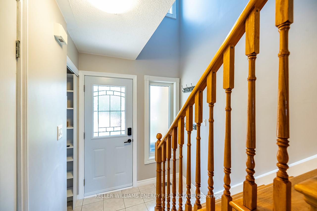 Photo 3 of 18 Eric Clarke Drive, Whitby, Rolling Acres — HOMEH