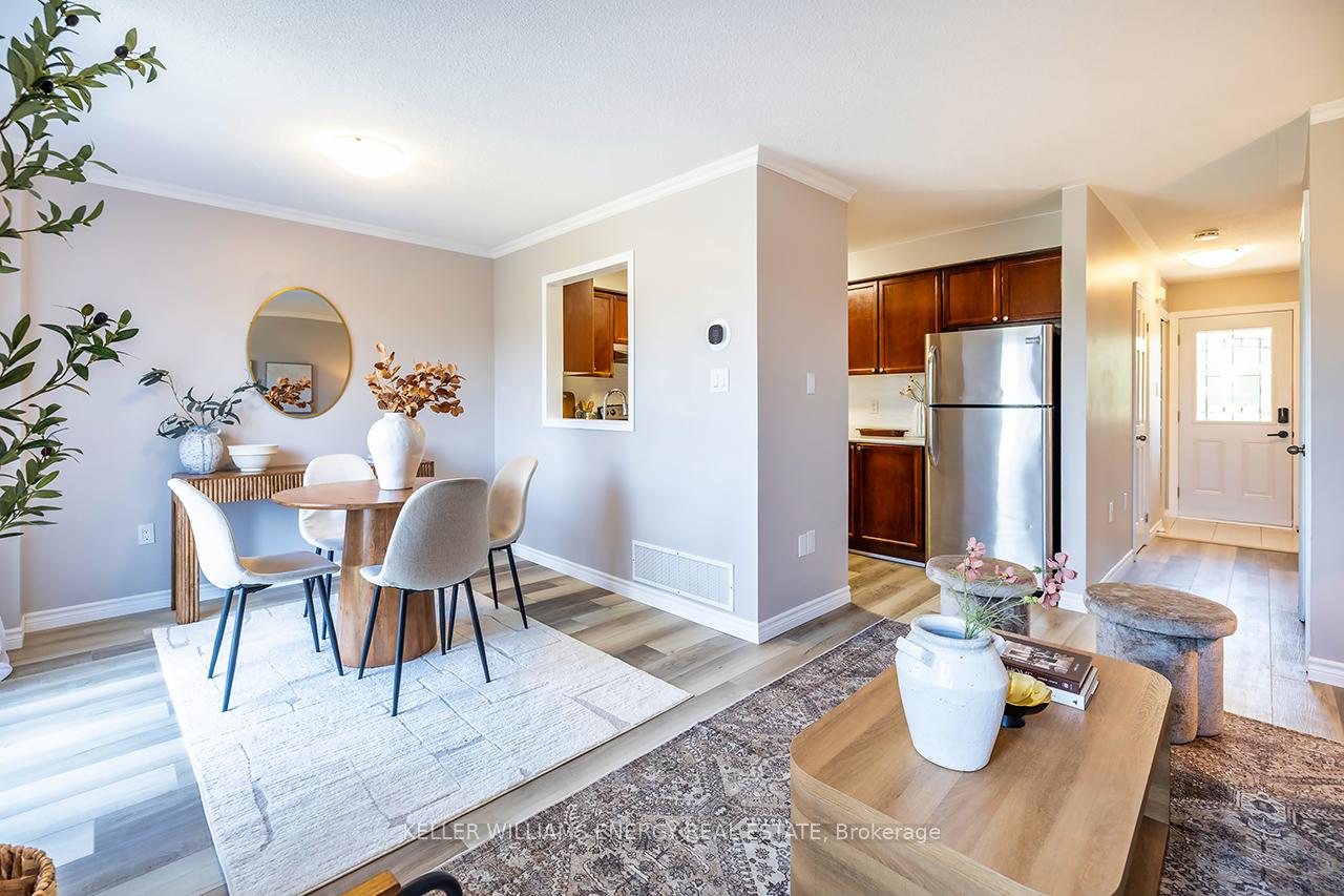 Photo 8 of 18 Eric Clarke Drive, Whitby, Rolling Acres — HOMEH