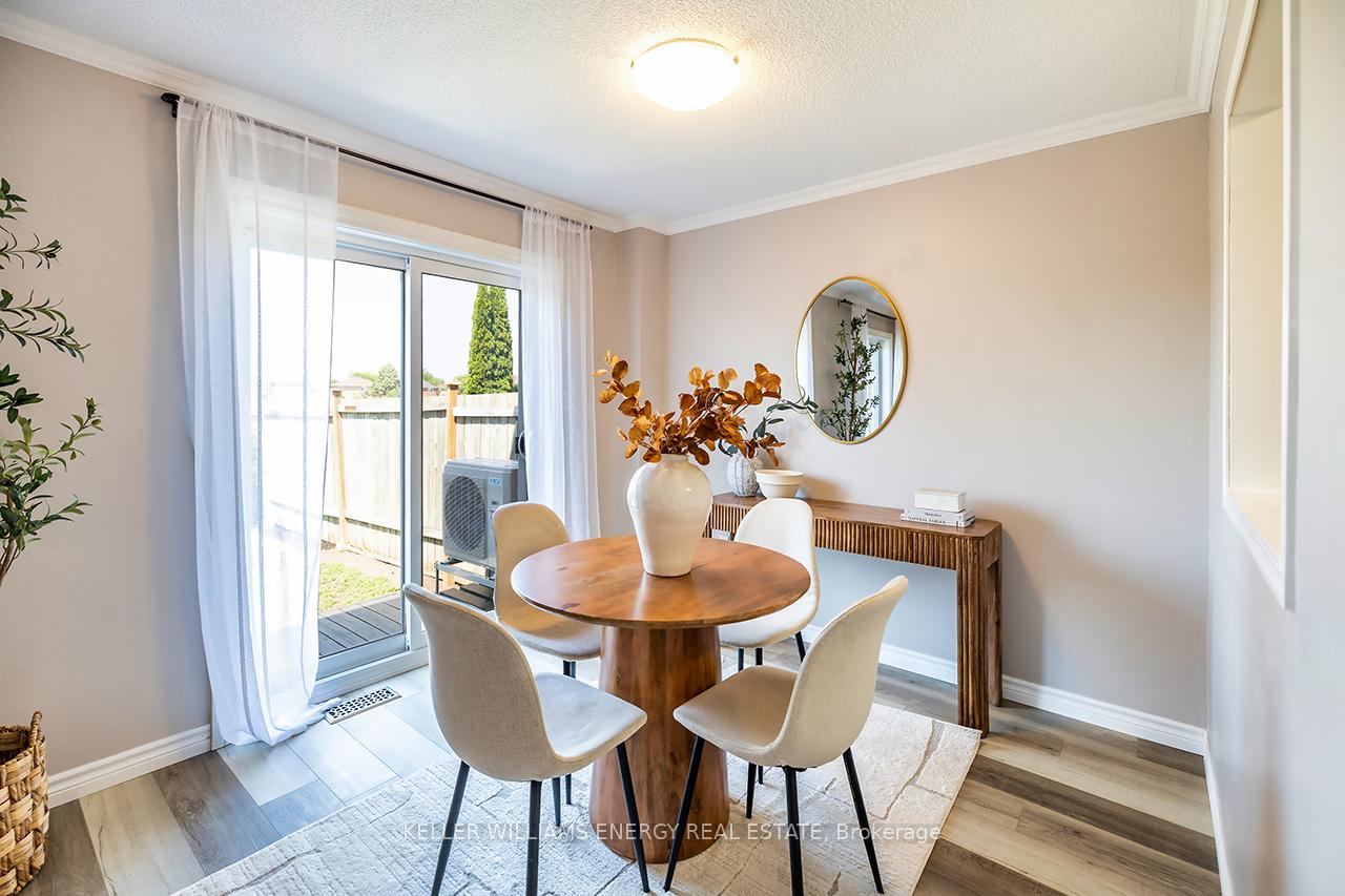 Photo 10 of 18 Eric Clarke Drive, Whitby, Rolling Acres — HOMEH