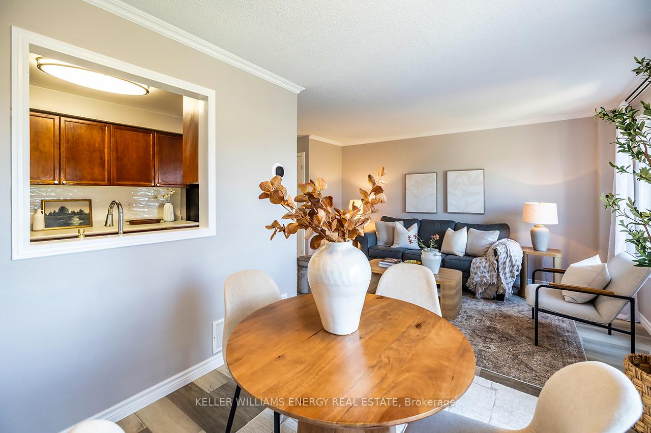 Photo 13 of 18 Eric Clarke Drive, Whitby, Rolling Acres — HOMEH