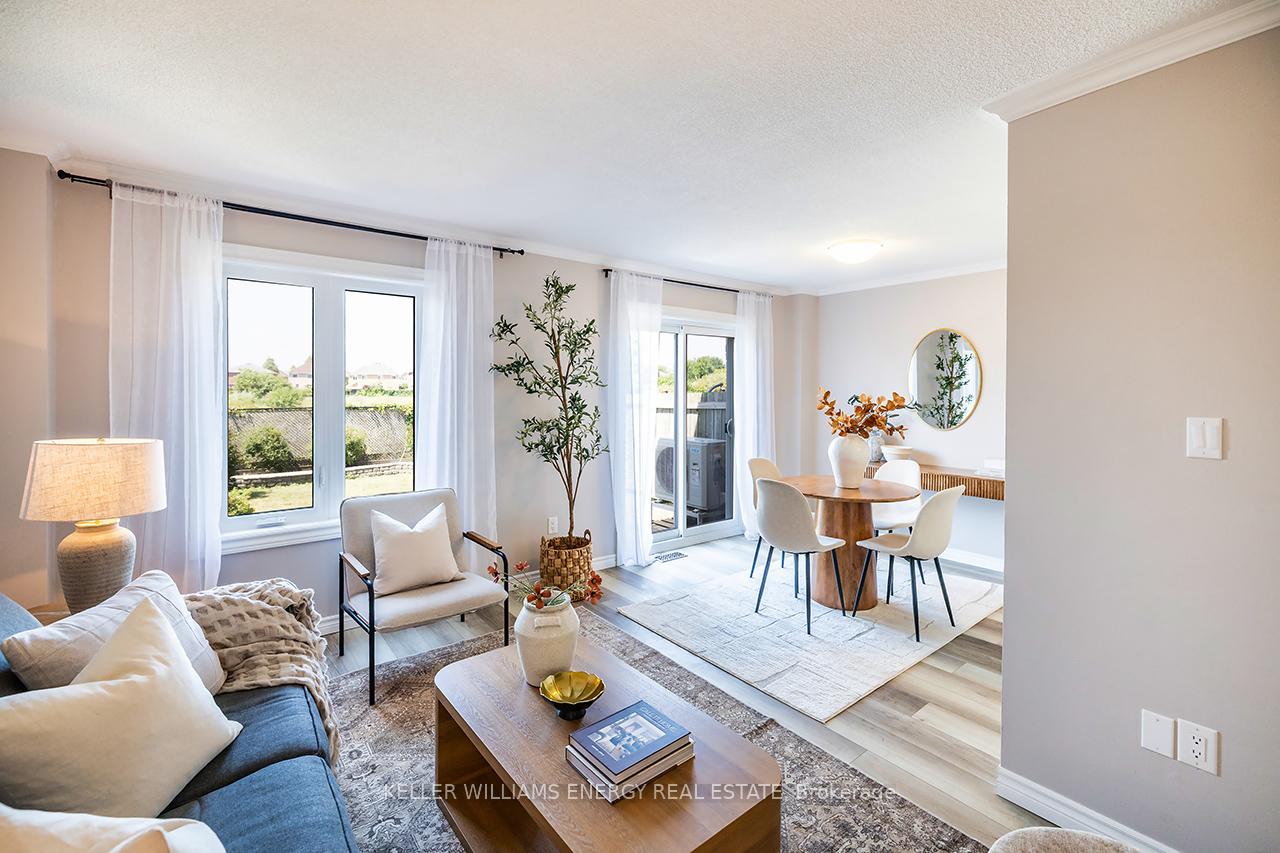 Photo 14 of 18 Eric Clarke Drive, Whitby, Rolling Acres — HOMEH