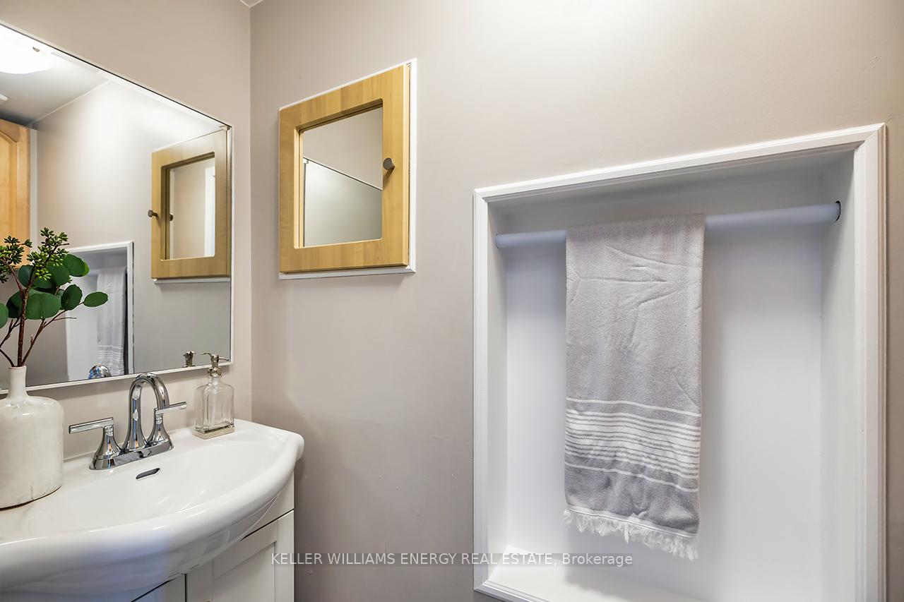 Photo 18 of 18 Eric Clarke Drive, Whitby, Rolling Acres — HOMEH