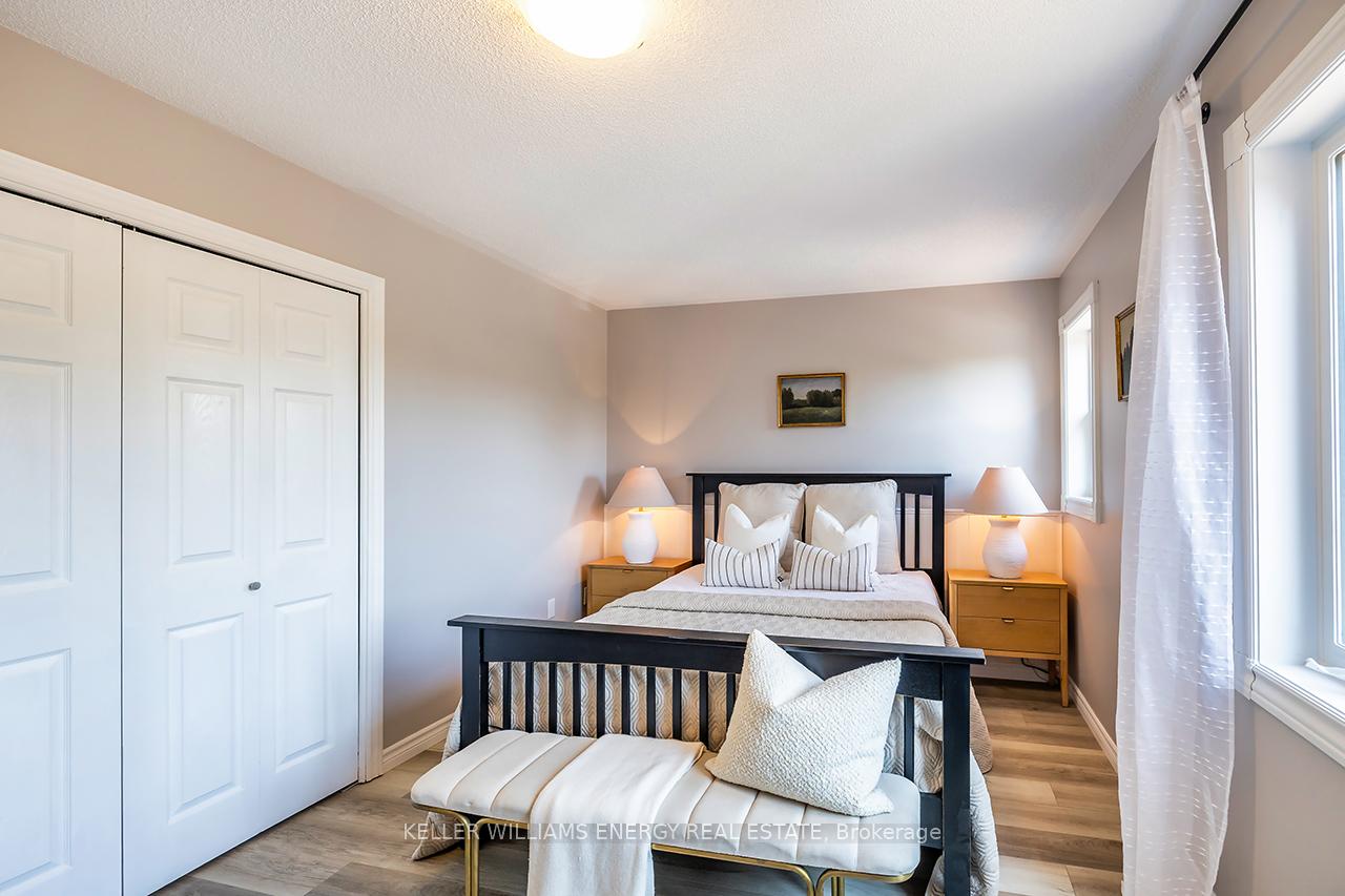 Photo 20 of 18 Eric Clarke Drive, Whitby, Rolling Acres — HOMEH