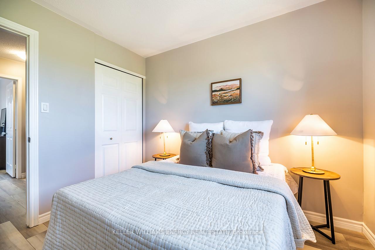 Photo 23 of 18 Eric Clarke Drive, Whitby, Rolling Acres — HOMEH