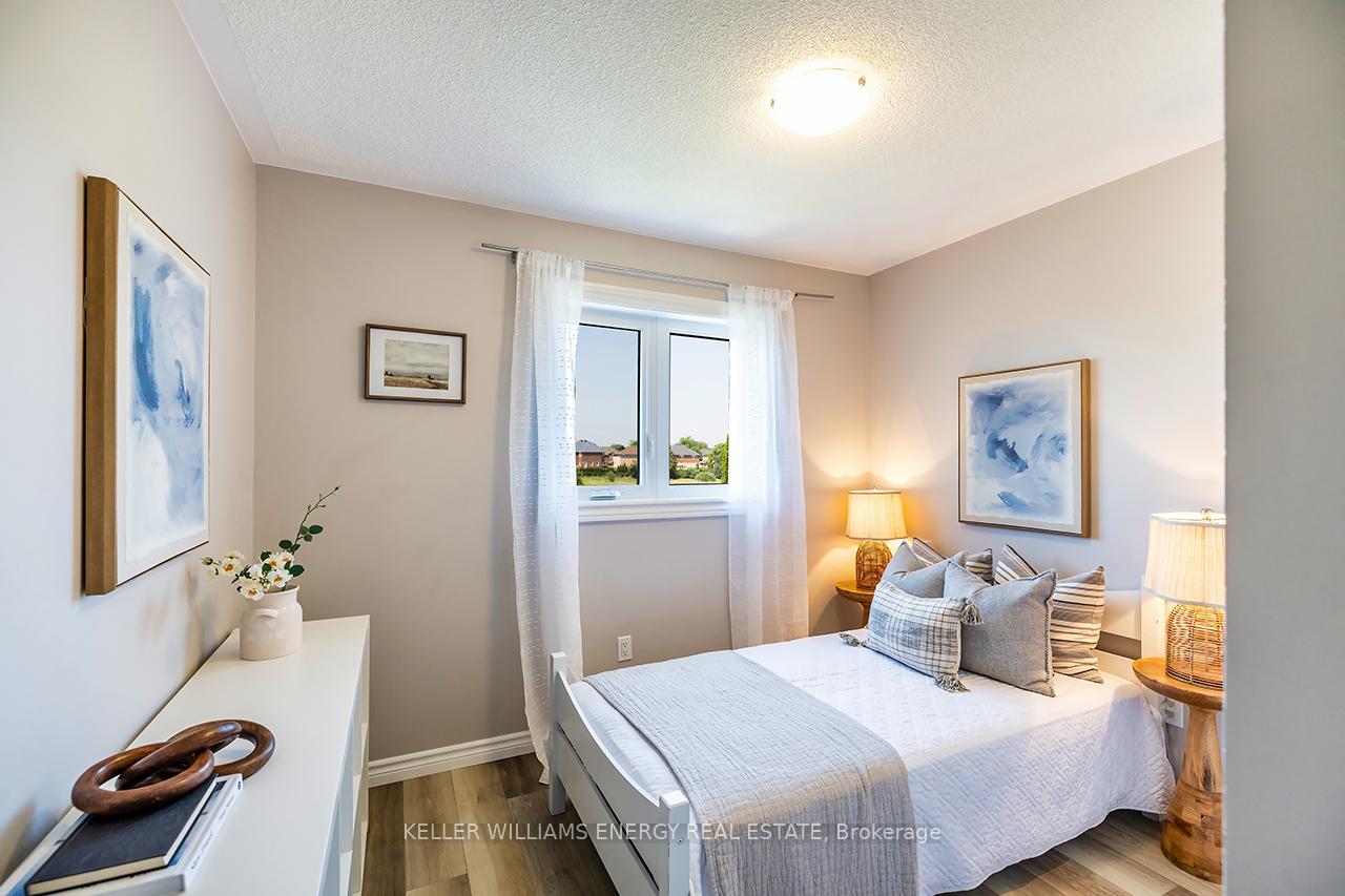 Photo 24 of 18 Eric Clarke Drive, Whitby, Rolling Acres — HOMEH