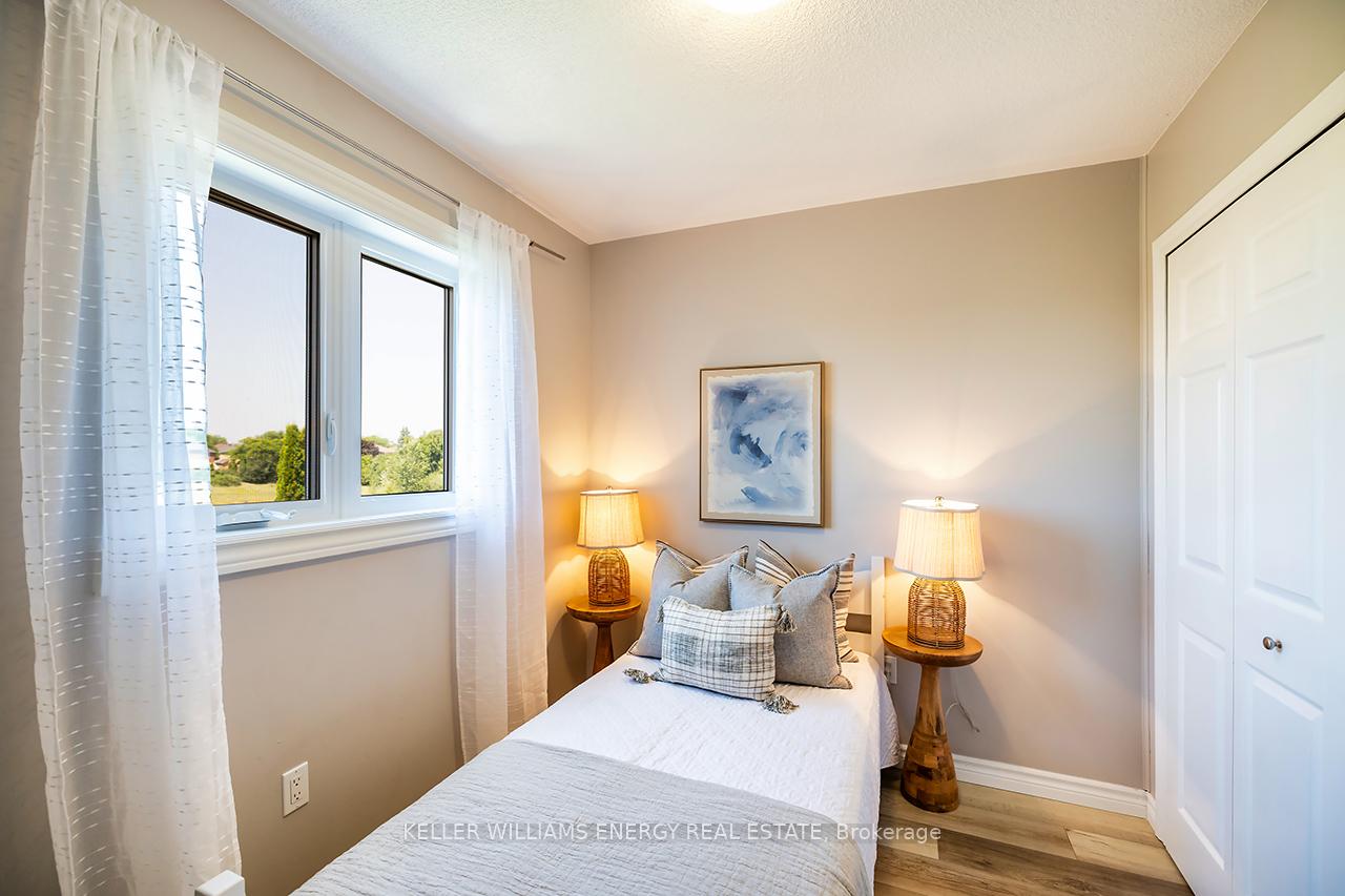 Photo 25 of 18 Eric Clarke Drive, Whitby, Rolling Acres — HOMEH