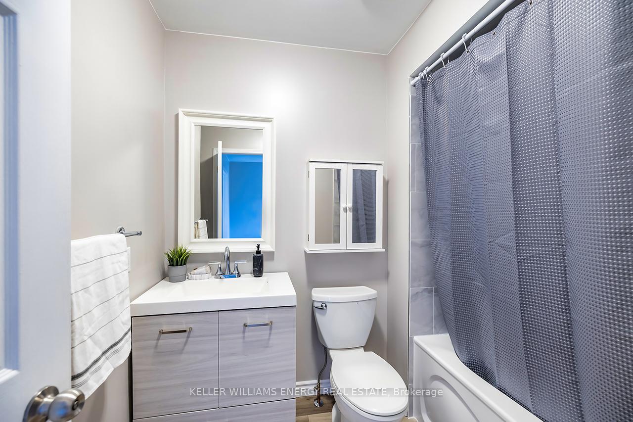 Photo 26 of 18 Eric Clarke Drive, Whitby, Rolling Acres — HOMEH
