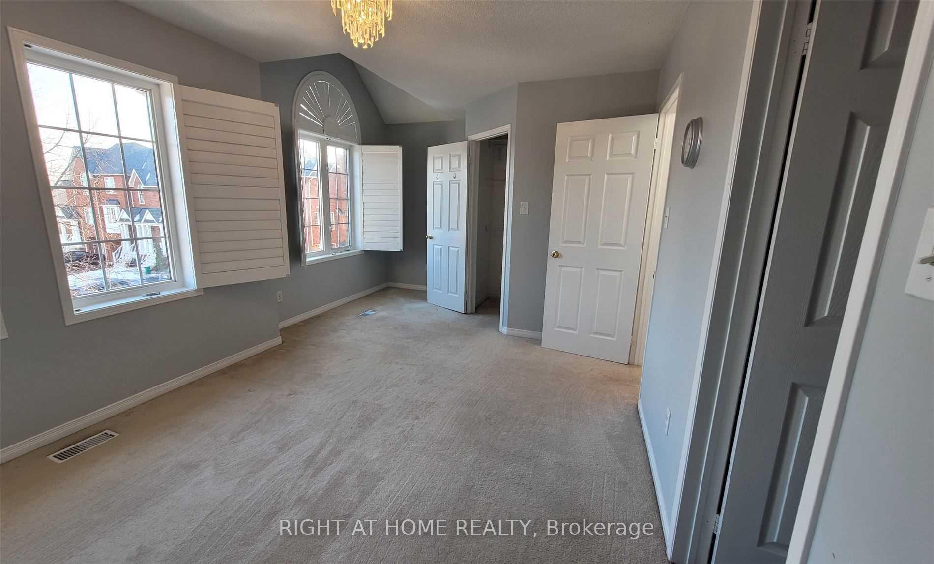 Photo 5 of 135 Stokely Crescent, Whitby, Downtown Whitby — HOMEH