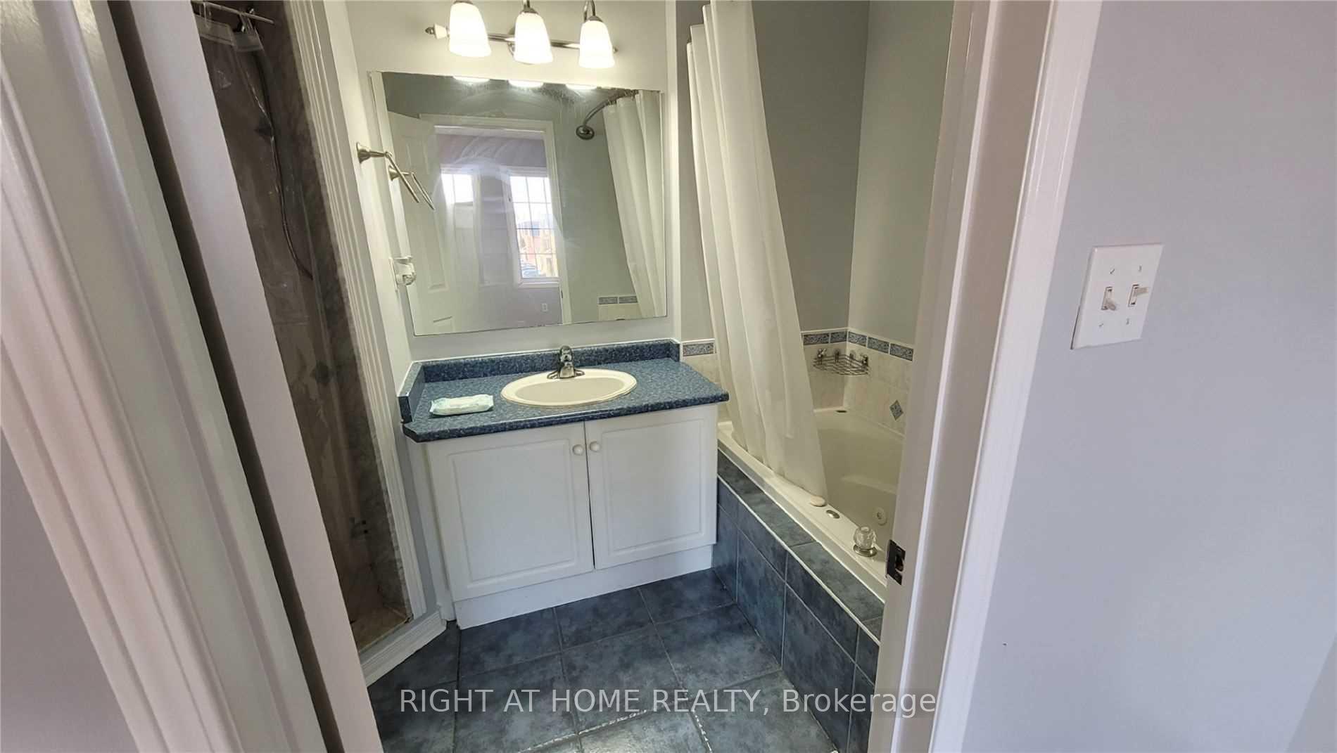 Photo 7 of 135 Stokely Crescent, Whitby, Downtown Whitby — HOMEH