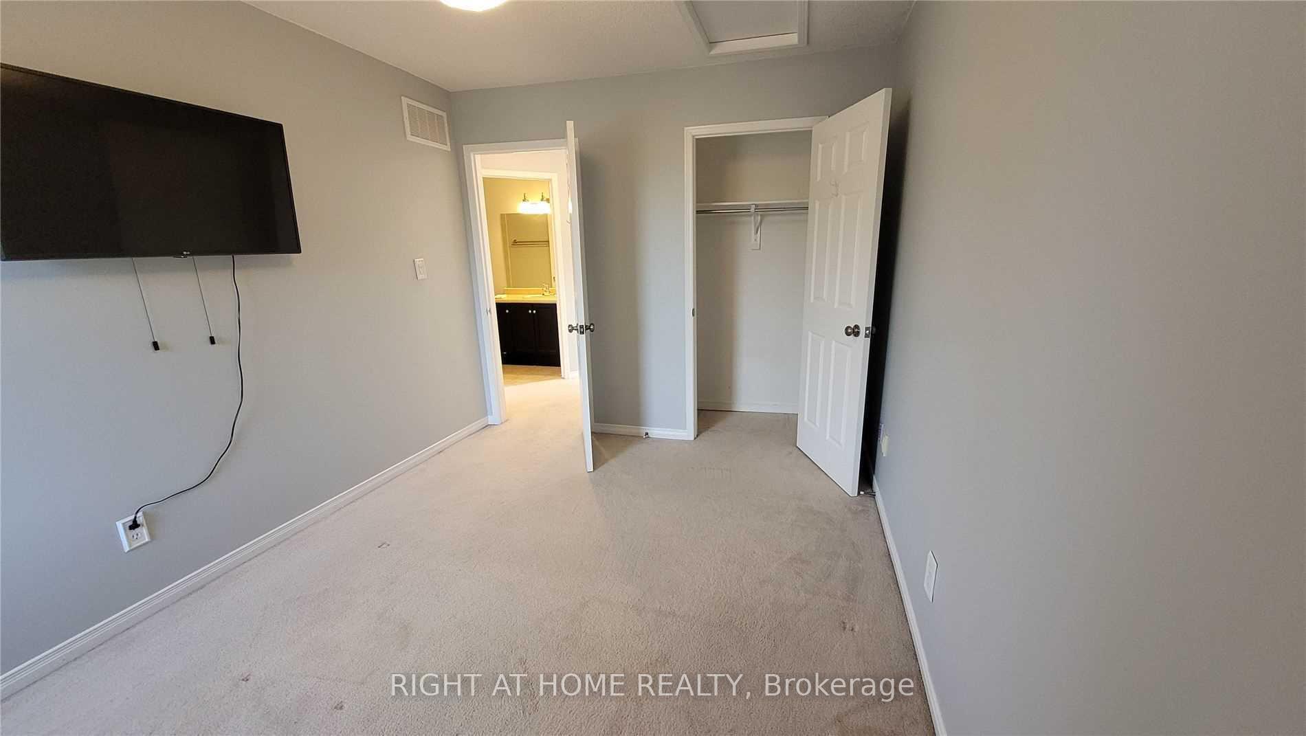 Photo 8 of 135 Stokely Crescent, Whitby, Downtown Whitby — HOMEH