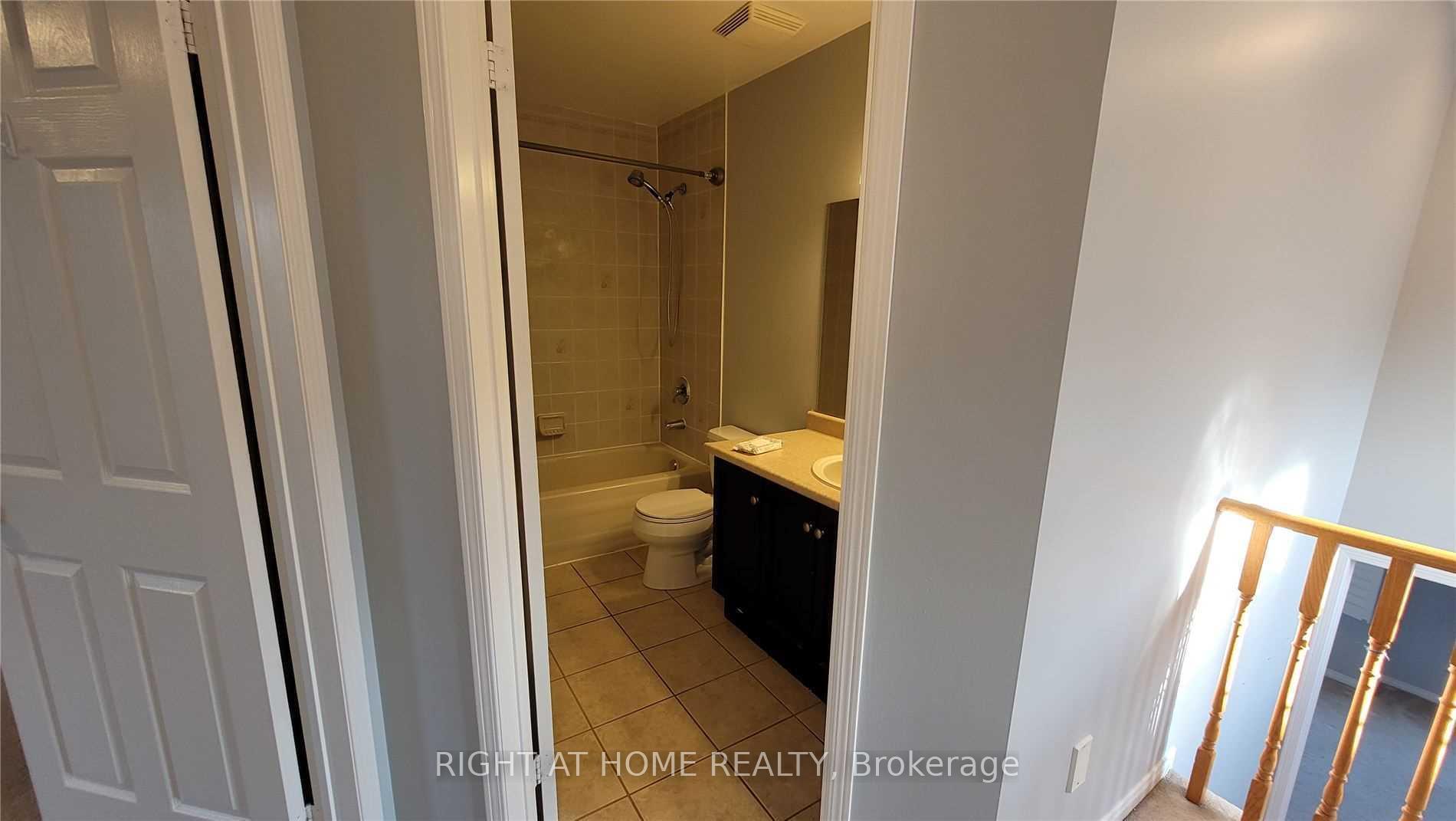 Photo 10 of 135 Stokely Crescent, Whitby, Downtown Whitby — HOMEH
