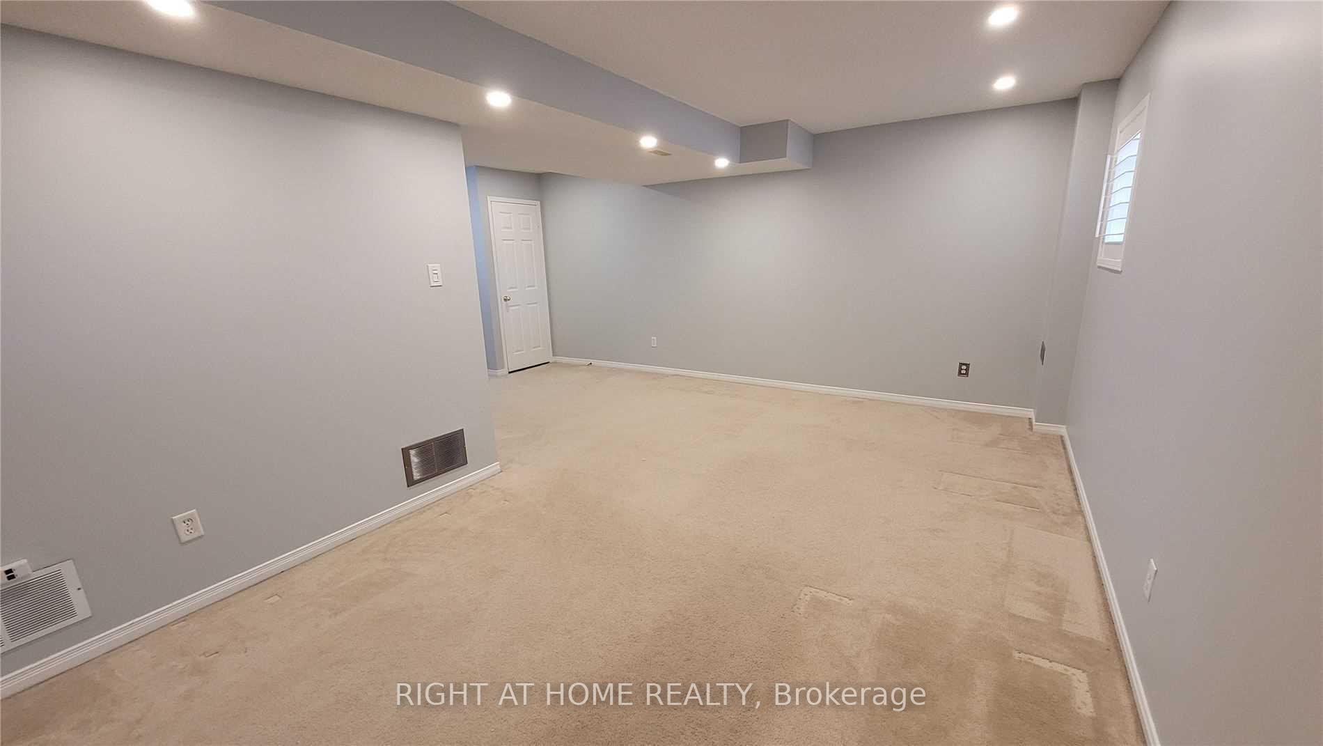 Photo 13 of 135 Stokely Crescent, Whitby, Downtown Whitby — HOMEH