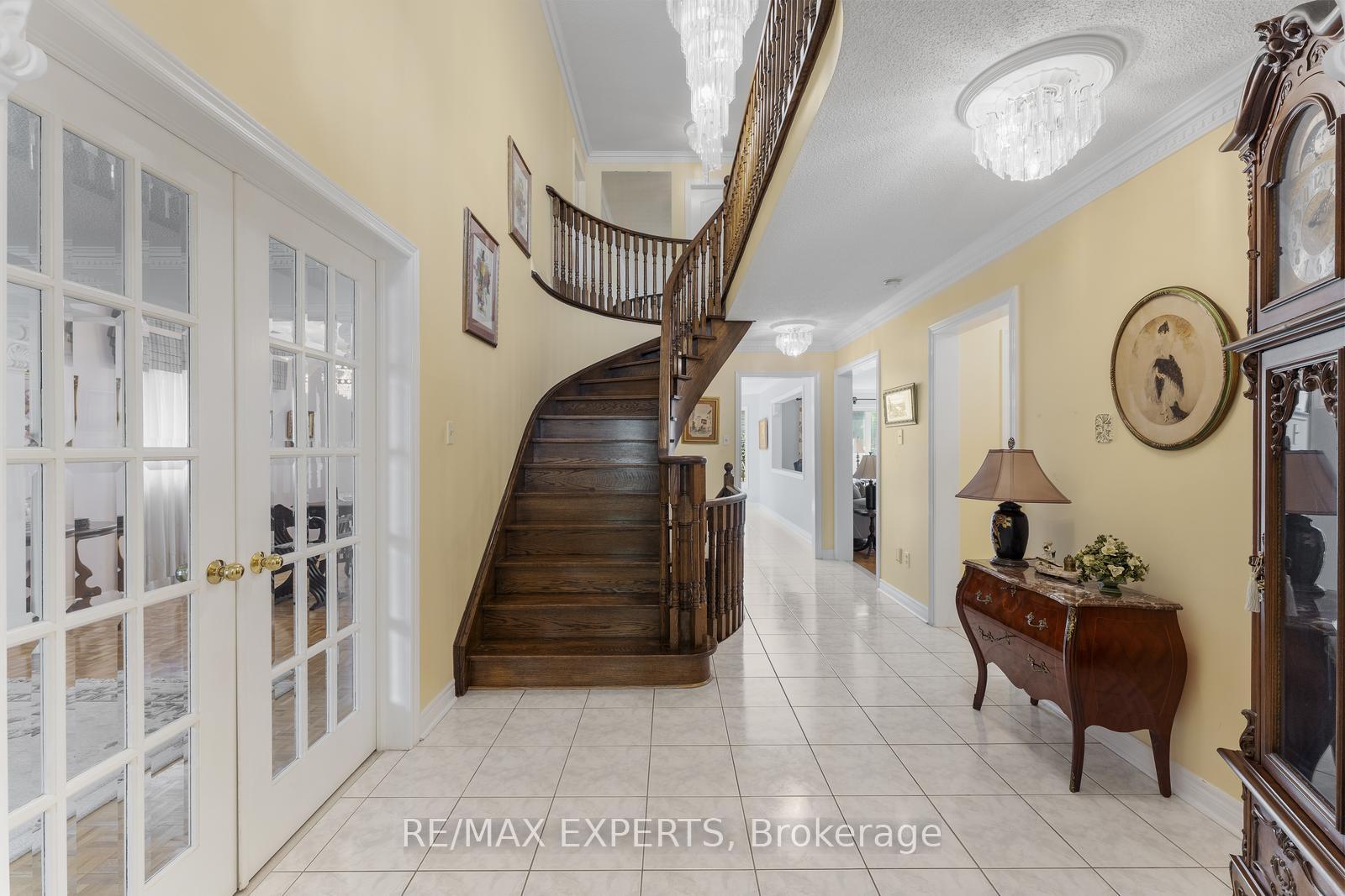 Photo 5 of 52 Dolores Crescent, Vaughan, Elder Mills — HOMEH