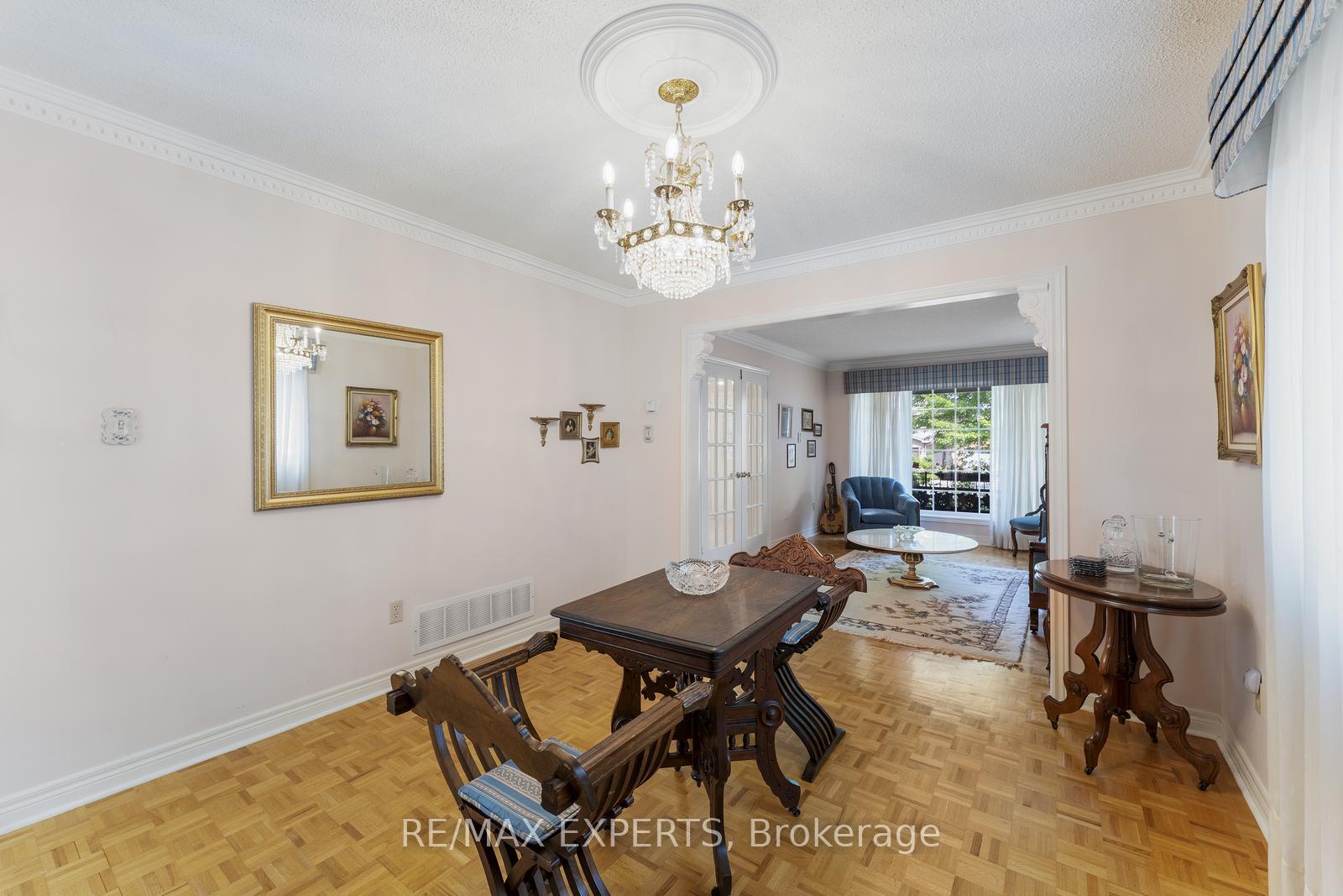 Photo 7 of 52 Dolores Crescent, Vaughan, Elder Mills — HOMEH