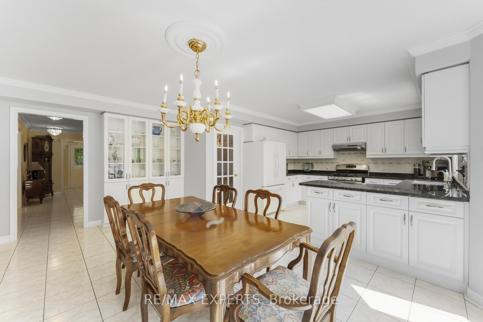 Photo 12 of 52 Dolores Crescent, Vaughan, Elder Mills — HOMEH