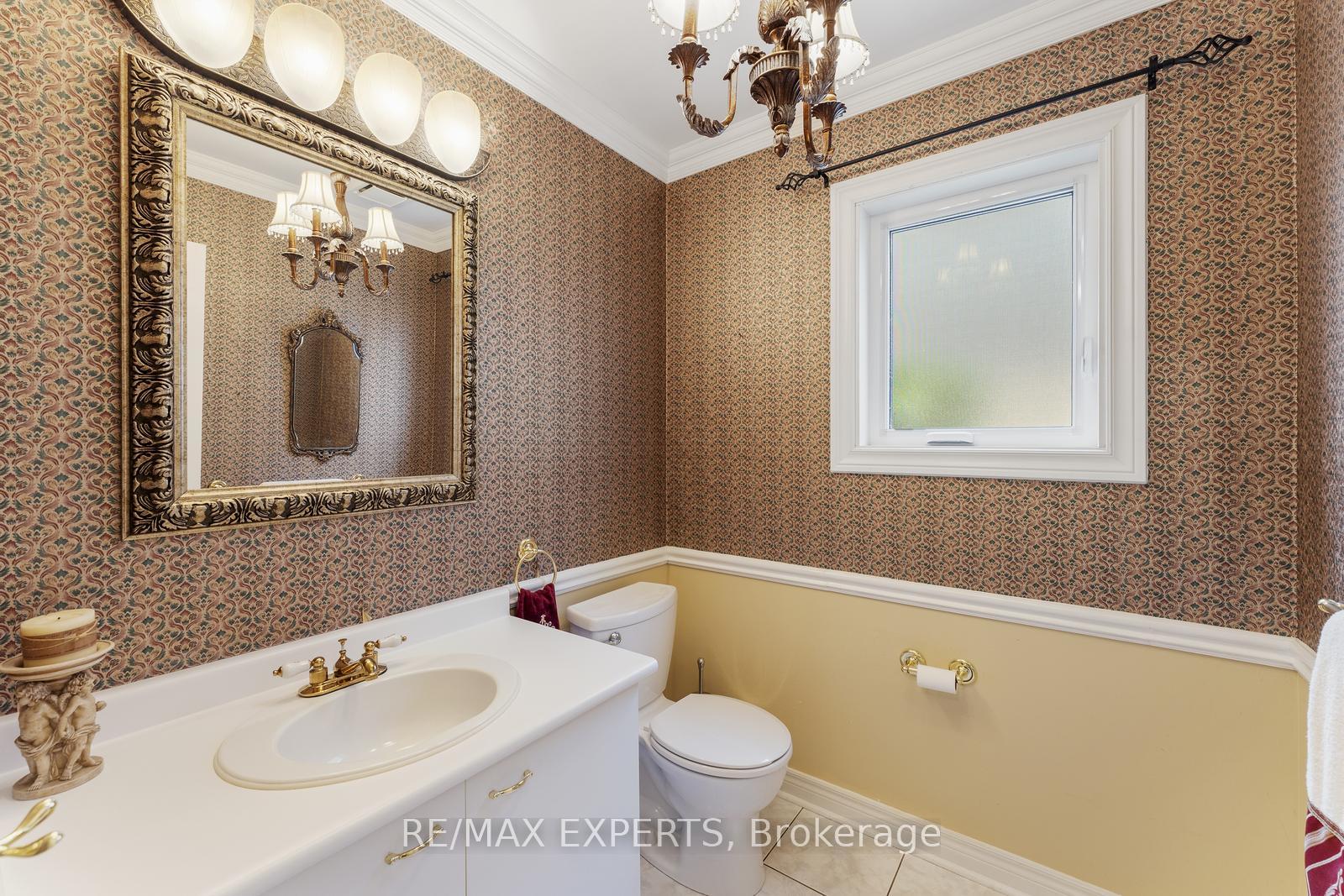 Photo 17 of 52 Dolores Crescent, Vaughan, Elder Mills — HOMEH