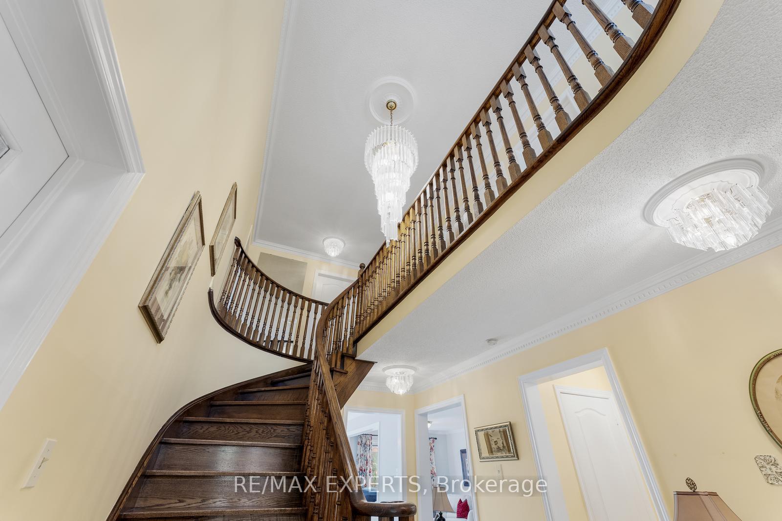Photo 19 of 52 Dolores Crescent, Vaughan, Elder Mills — HOMEH
