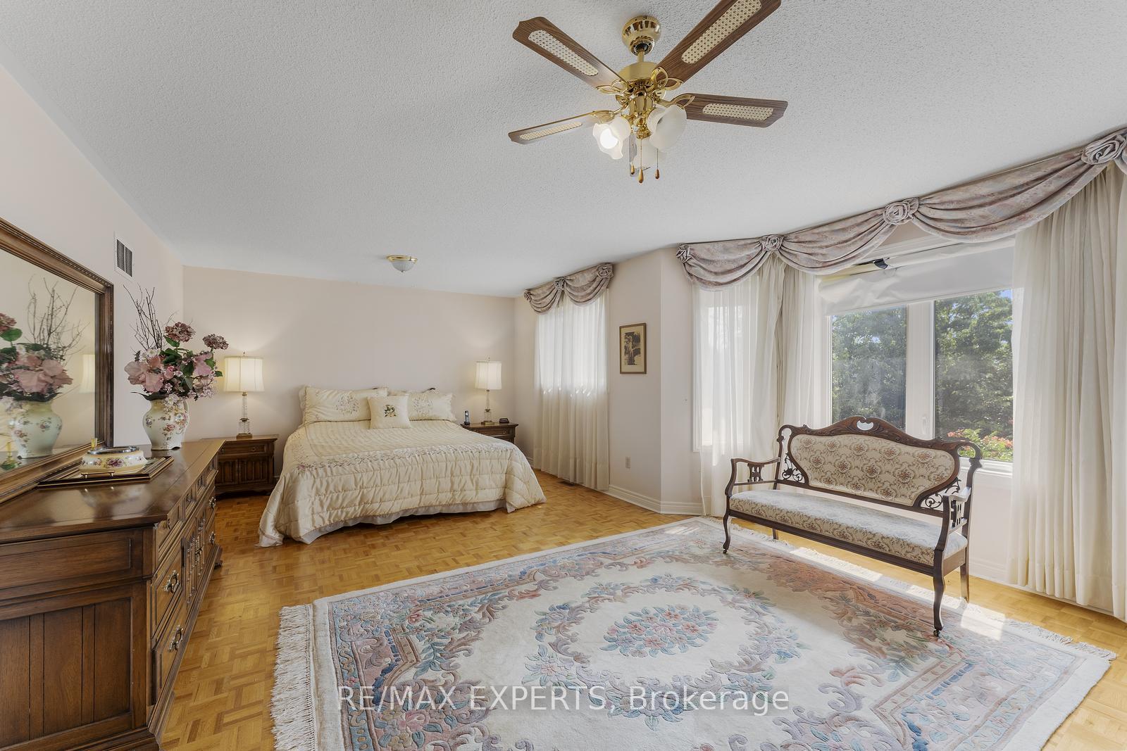 Photo 21 of 52 Dolores Crescent, Vaughan, Elder Mills — HOMEH