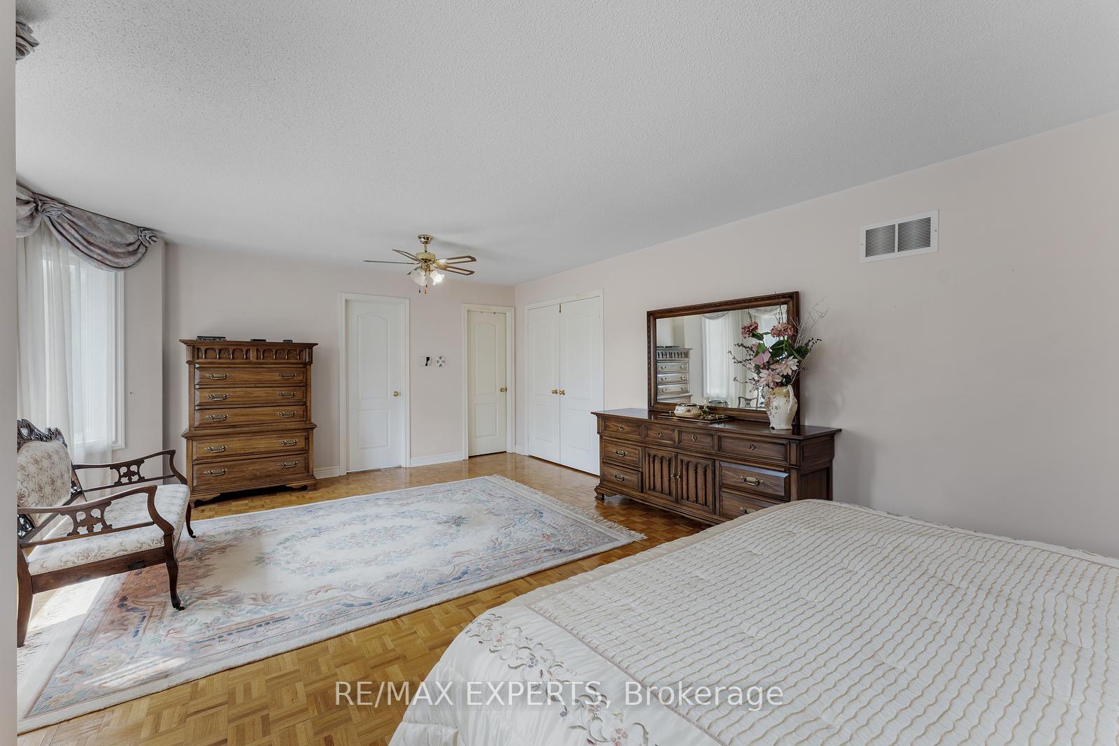 Photo 22 of 52 Dolores Crescent, Vaughan, Elder Mills — HOMEH