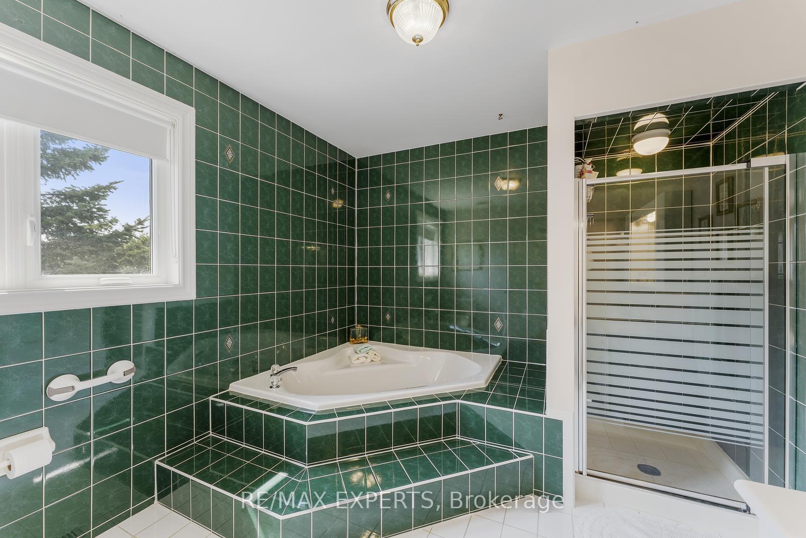 Photo 24 of 52 Dolores Crescent, Vaughan, Elder Mills — HOMEH