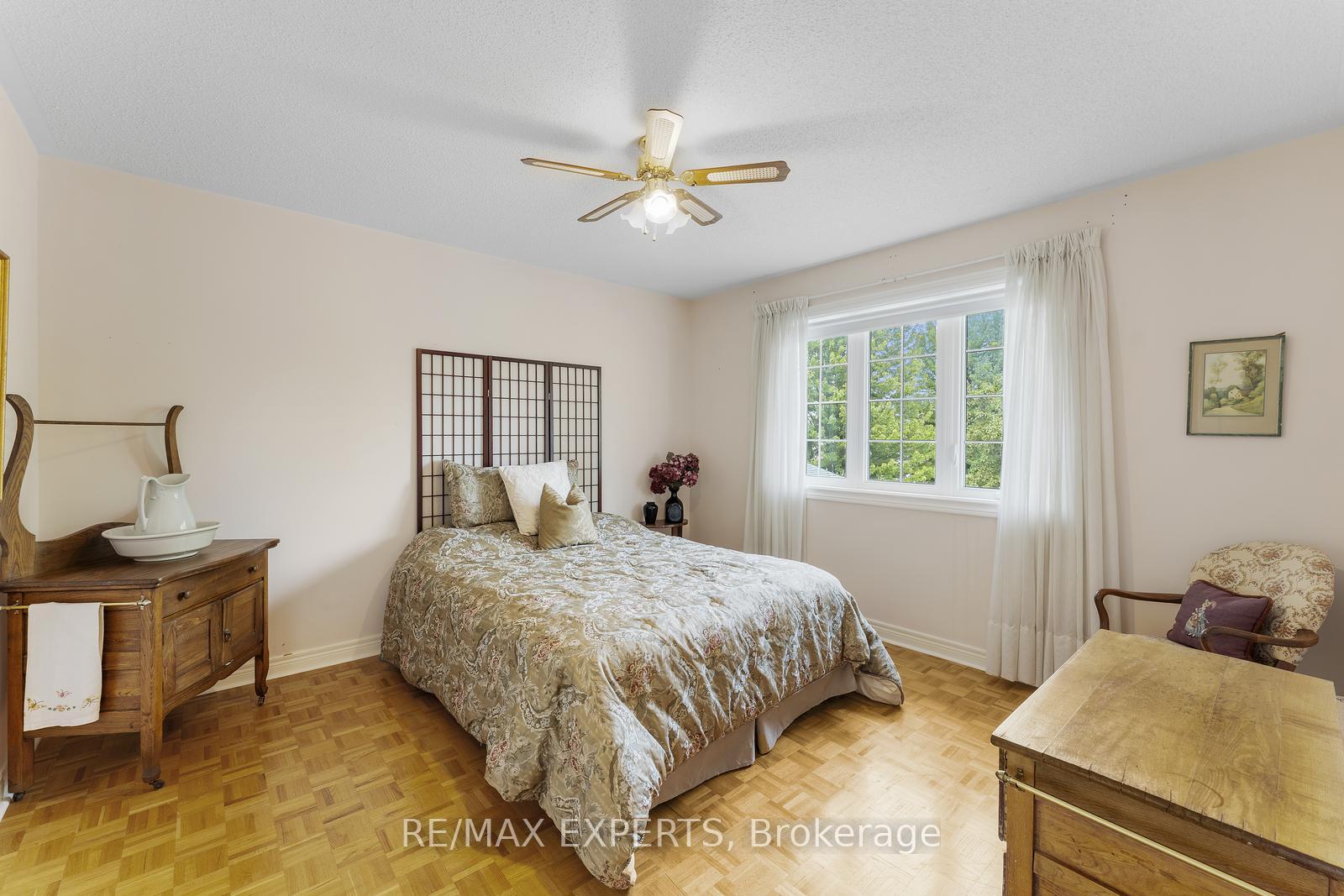 Photo 26 of 52 Dolores Crescent, Vaughan, Elder Mills — HOMEH