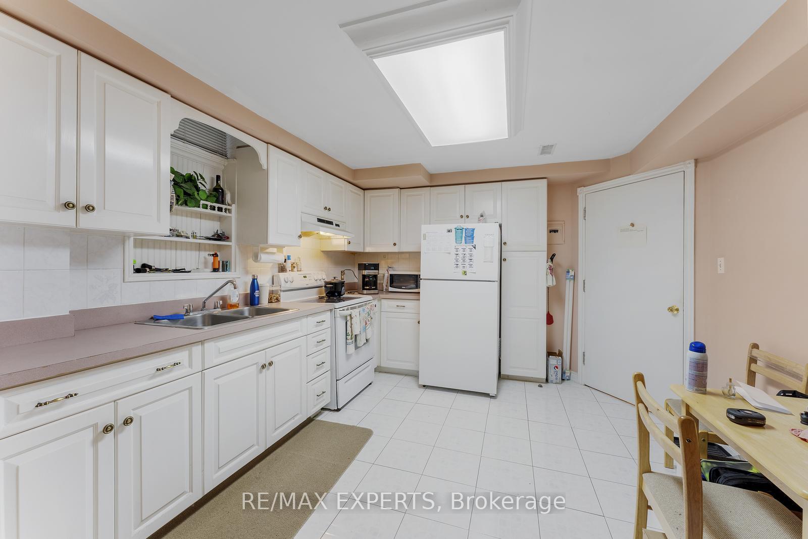 Photo 30 of 52 Dolores Crescent, Vaughan, Elder Mills — HOMEH