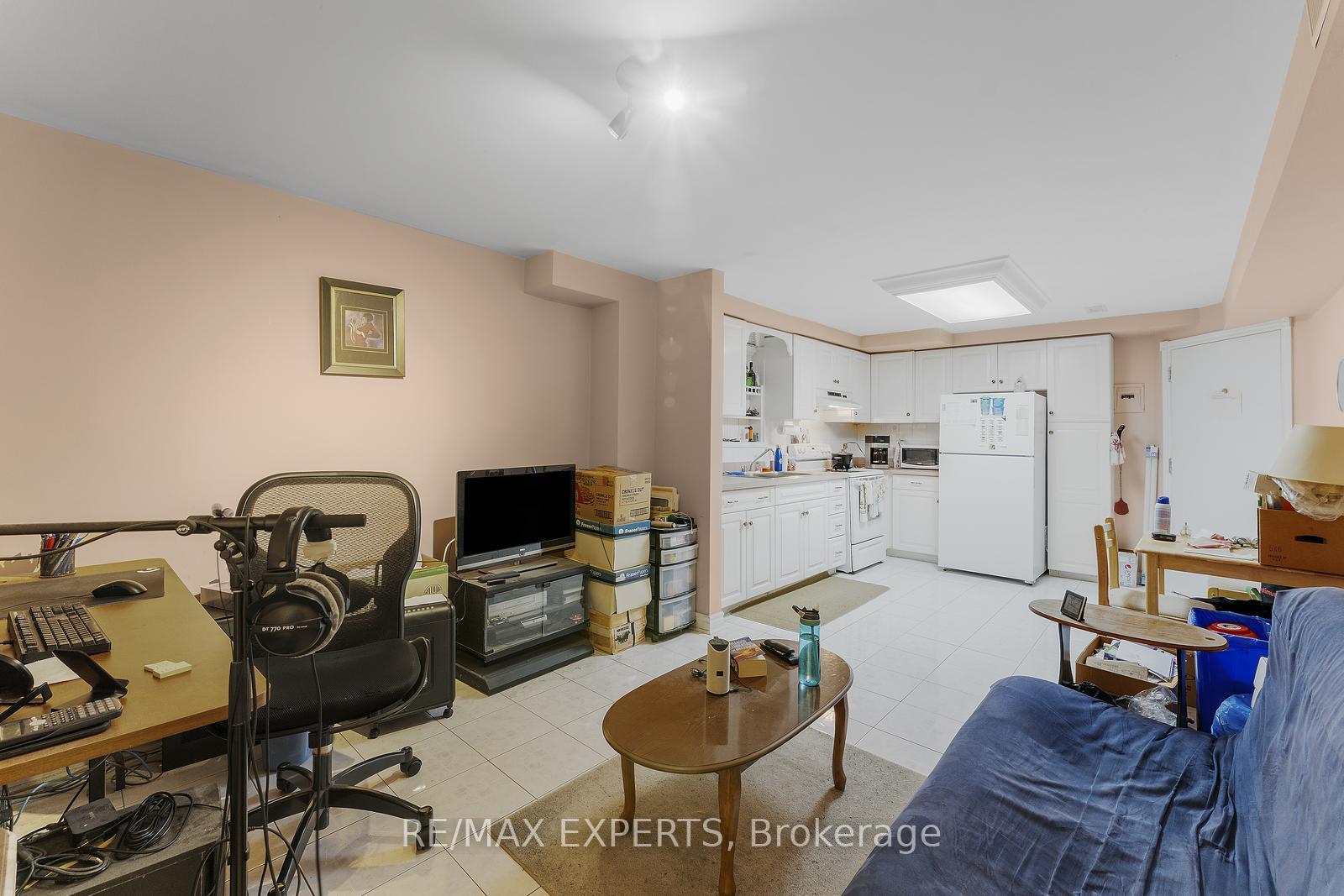 Photo 32 of 52 Dolores Crescent, Vaughan, Elder Mills — HOMEH