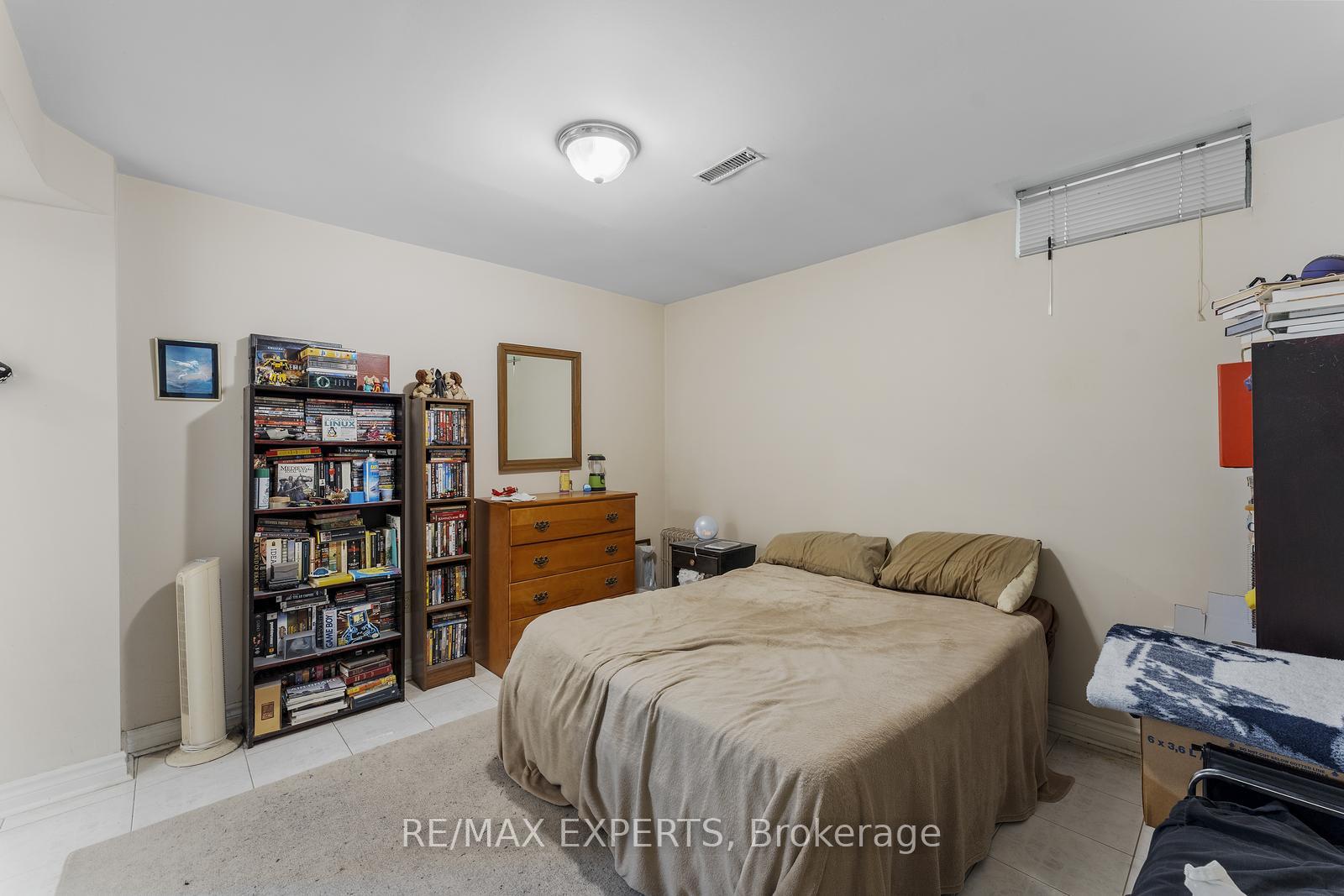 Photo 33 of 52 Dolores Crescent, Vaughan, Elder Mills — HOMEH