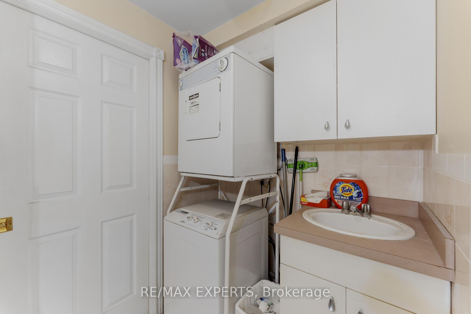 Photo 35 of 52 Dolores Crescent, Vaughan, Elder Mills — HOMEH