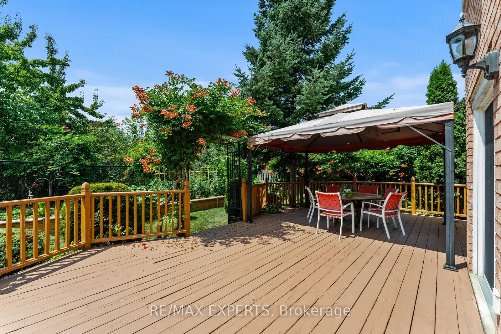 Photo 37 of 52 Dolores Crescent, Vaughan, Elder Mills — HOMEH