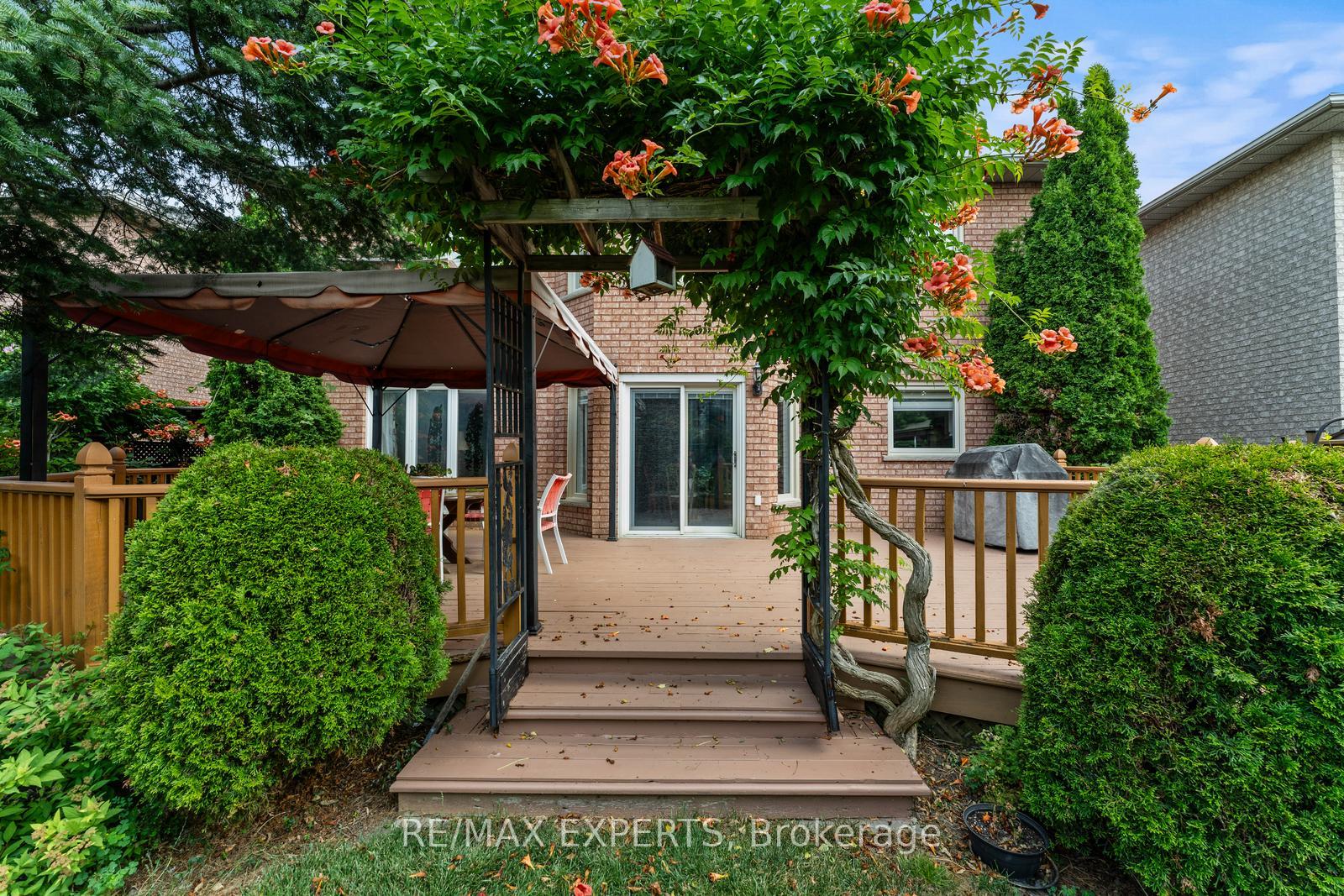 Photo 40 of 52 Dolores Crescent, Vaughan, Elder Mills — HOMEH