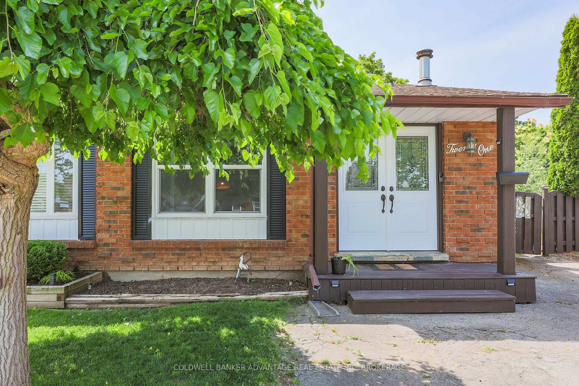 Photo 1 of 21 Fairlawn Crescent, Welland, Prince Charles — HOMEH