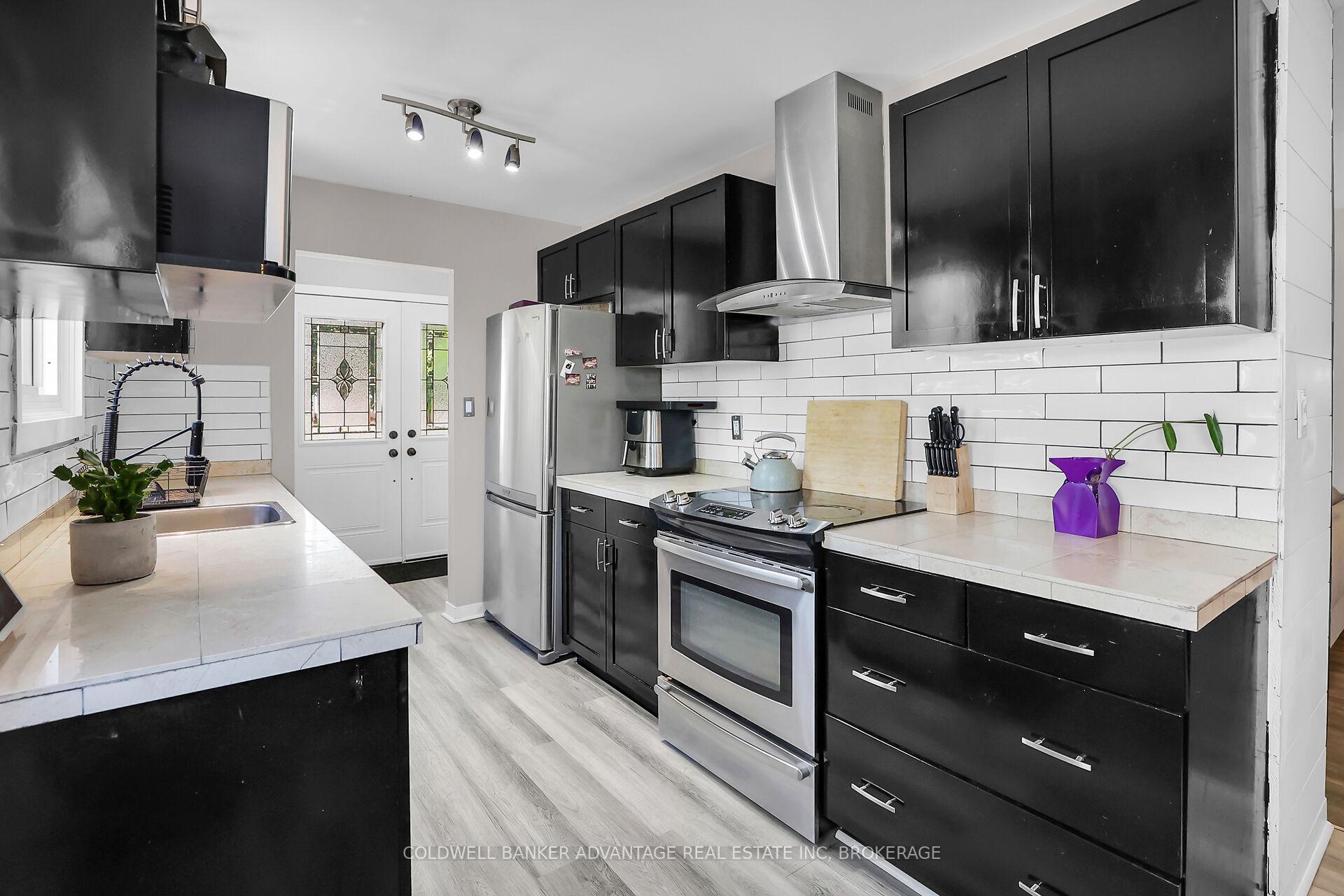 Photo 7 of 21 Fairlawn Crescent, Welland, Prince Charles — HOMEH