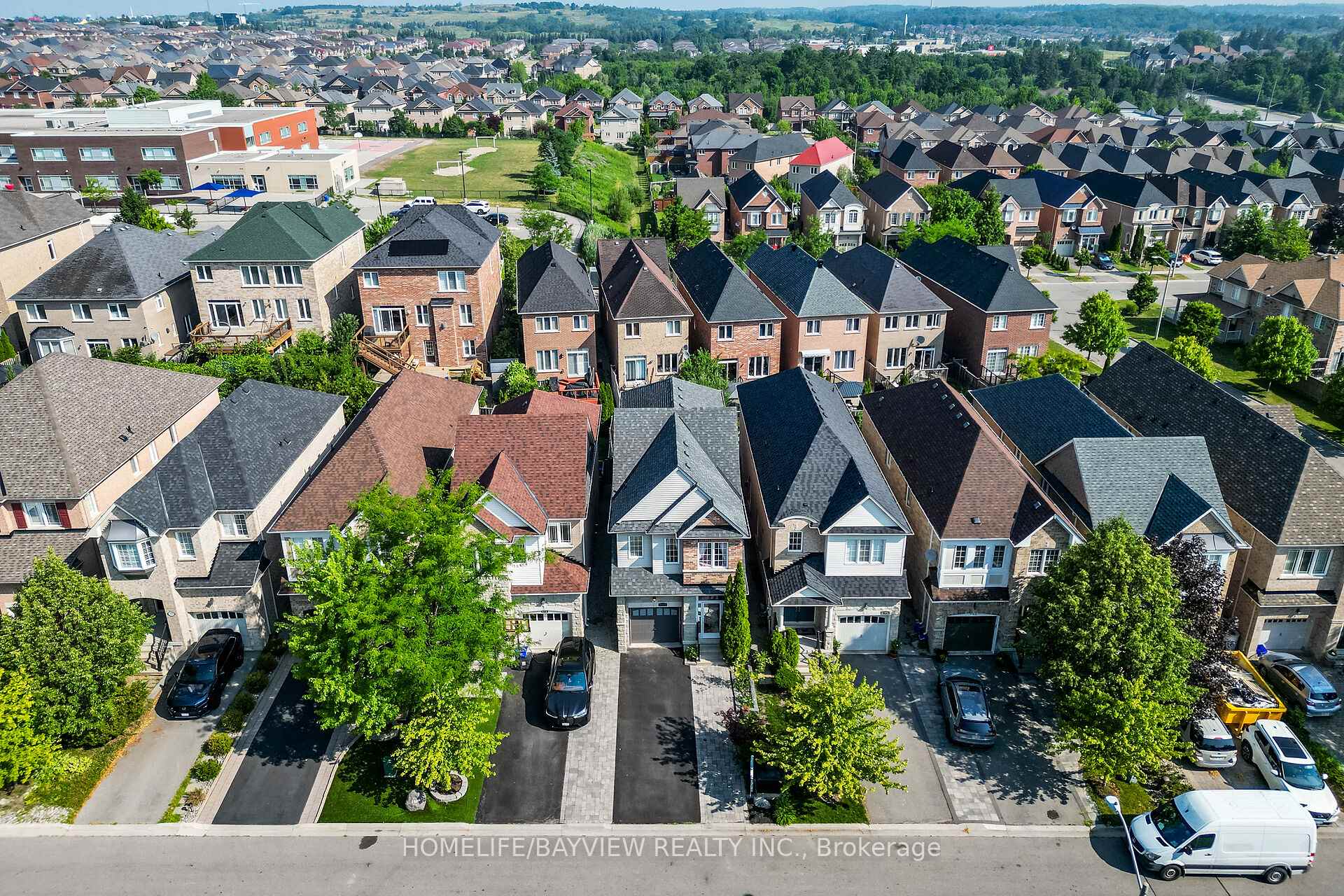 Photo 3 of 171 Carrier Crescent, Vaughan, Patterson — HOMEH