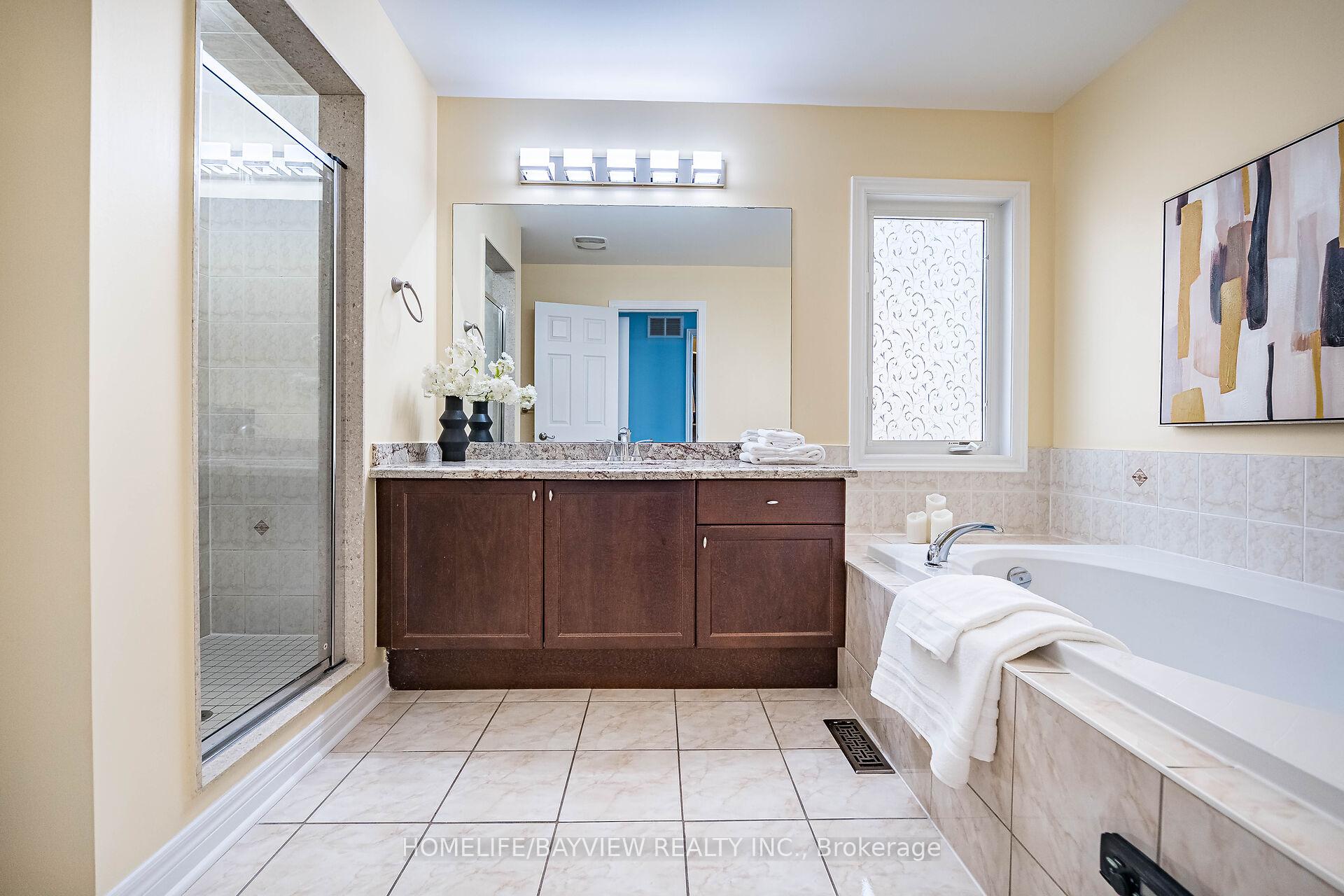 Photo 27 of 171 Carrier Crescent, Vaughan, Patterson — HOMEH