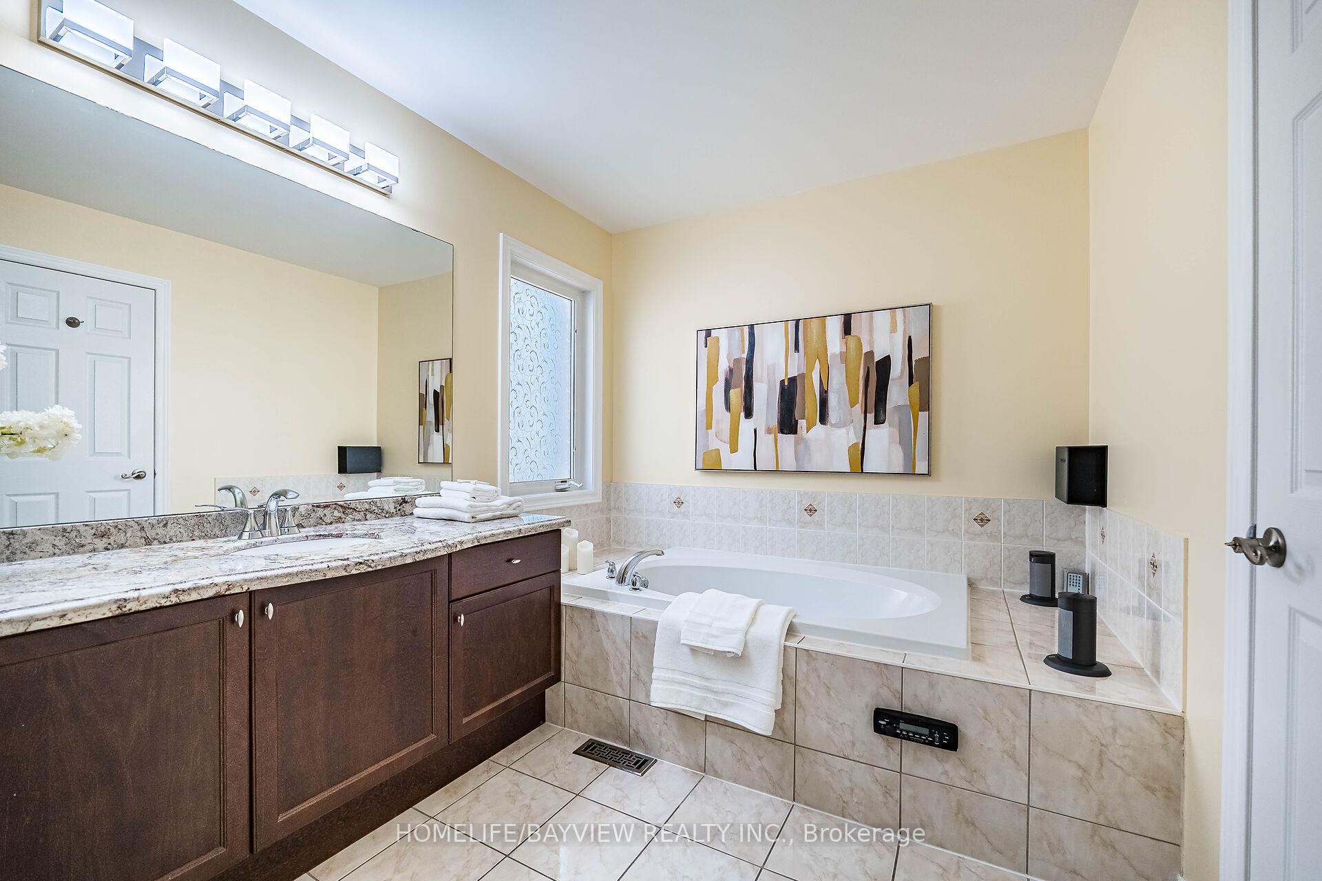 Photo 28 of 171 Carrier Crescent, Vaughan, Patterson — HOMEH